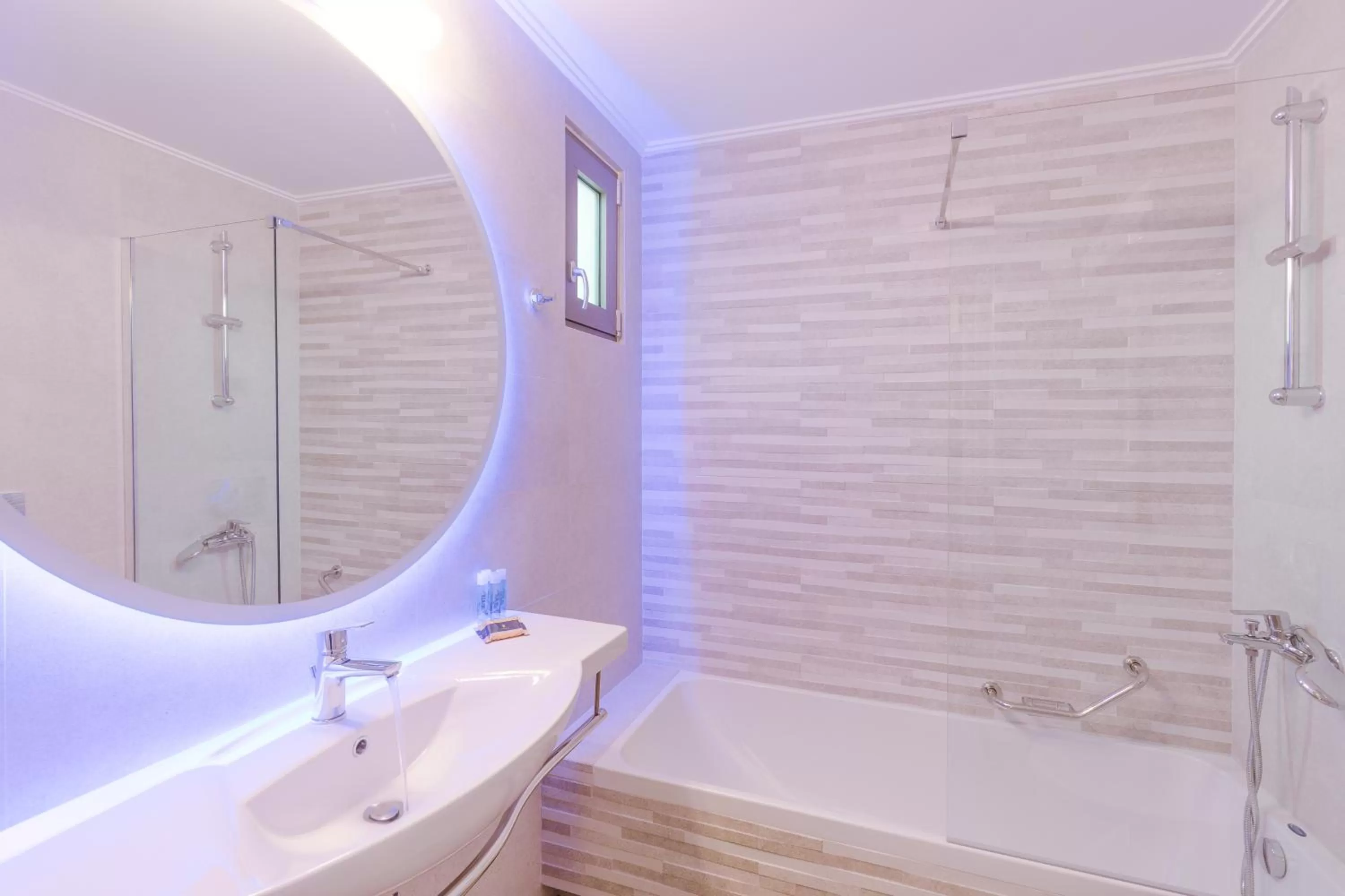 Bathroom in Akti Taygetos - Conference Resort