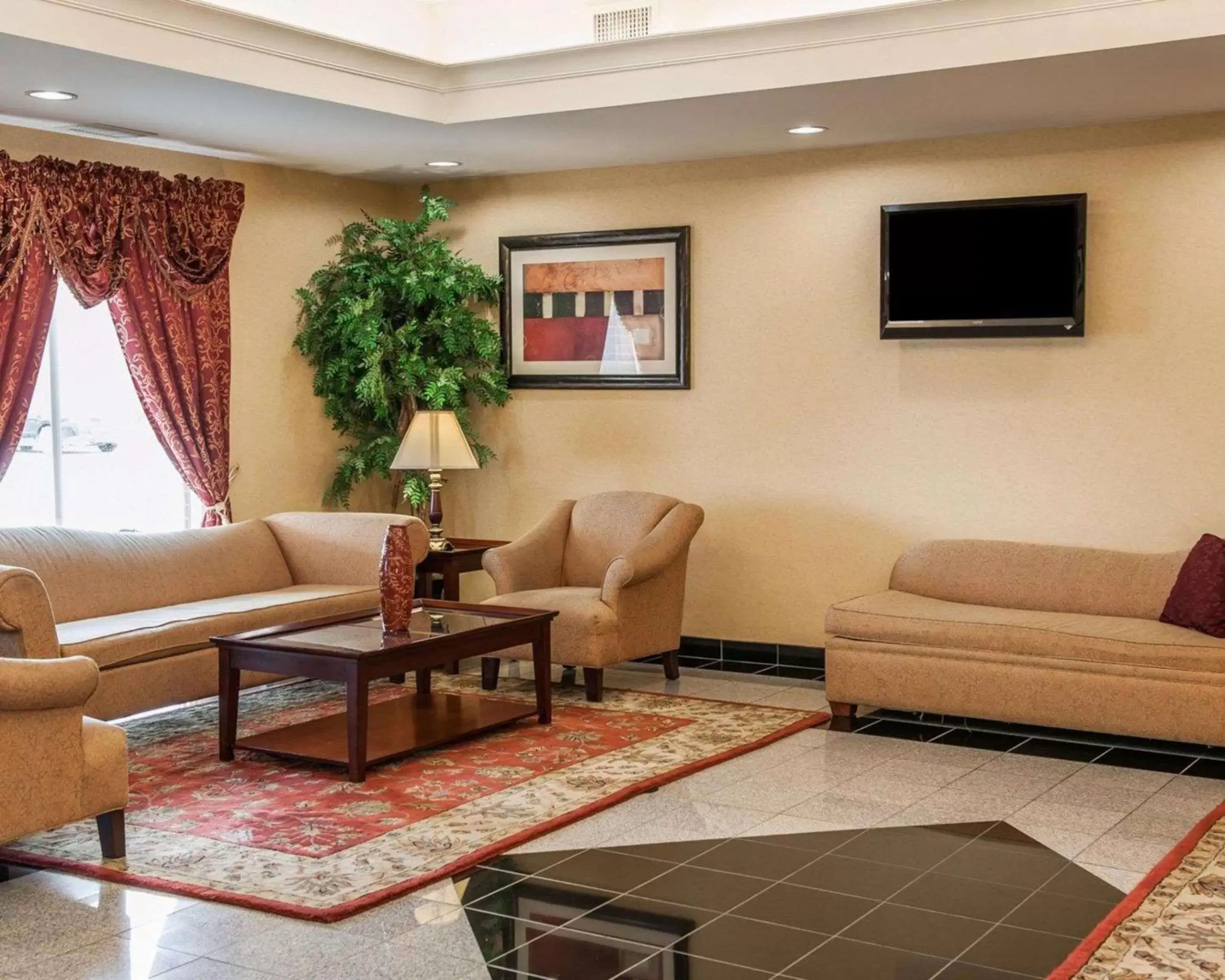 Lobby or reception in Comfort Suites near Indianapolis Airport Lobby or reception in Comfort Suites near Indianapolis Airport