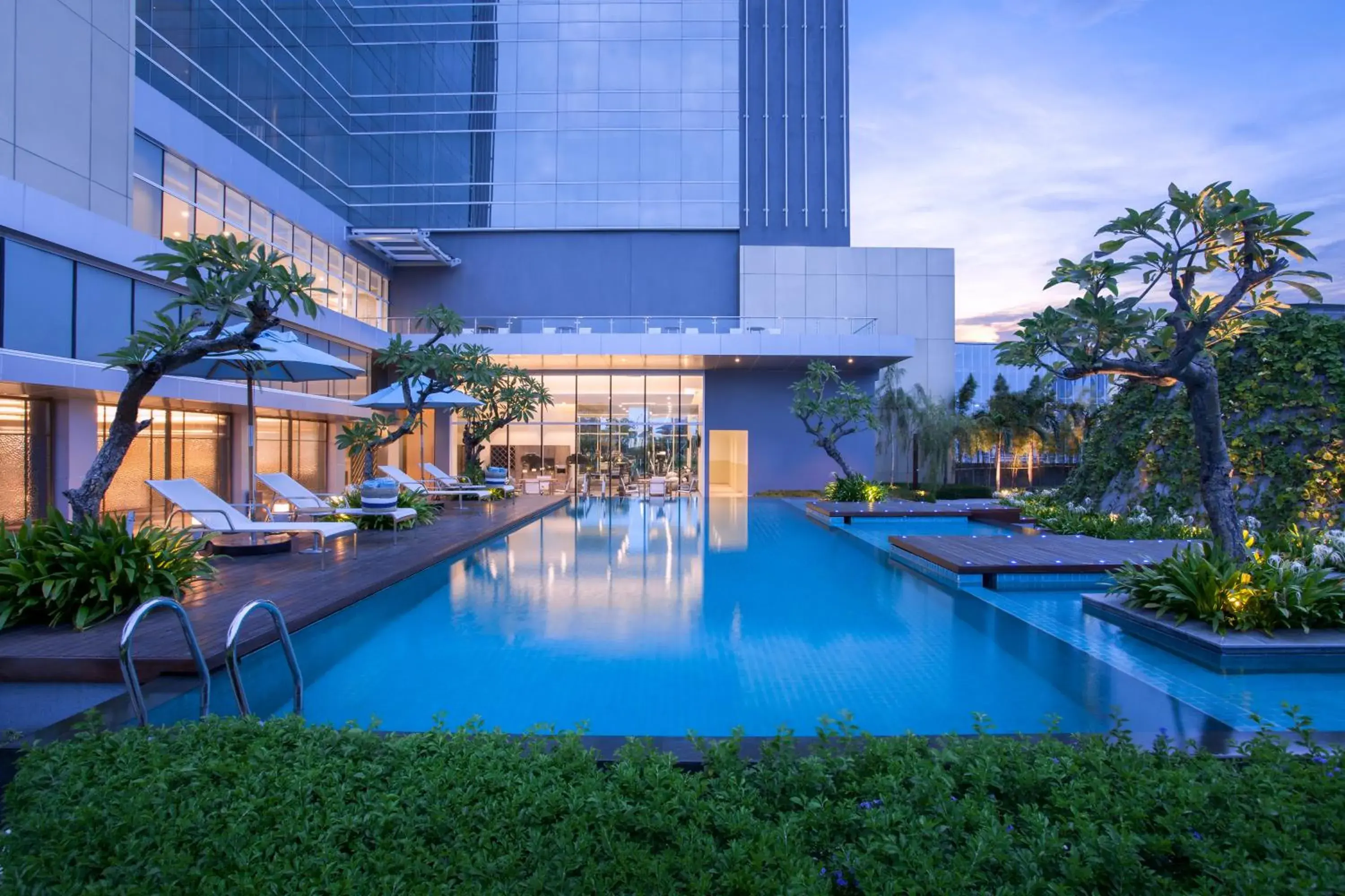 Swimming Pool in Mercure Jakarta Pantai Indah Kapuk