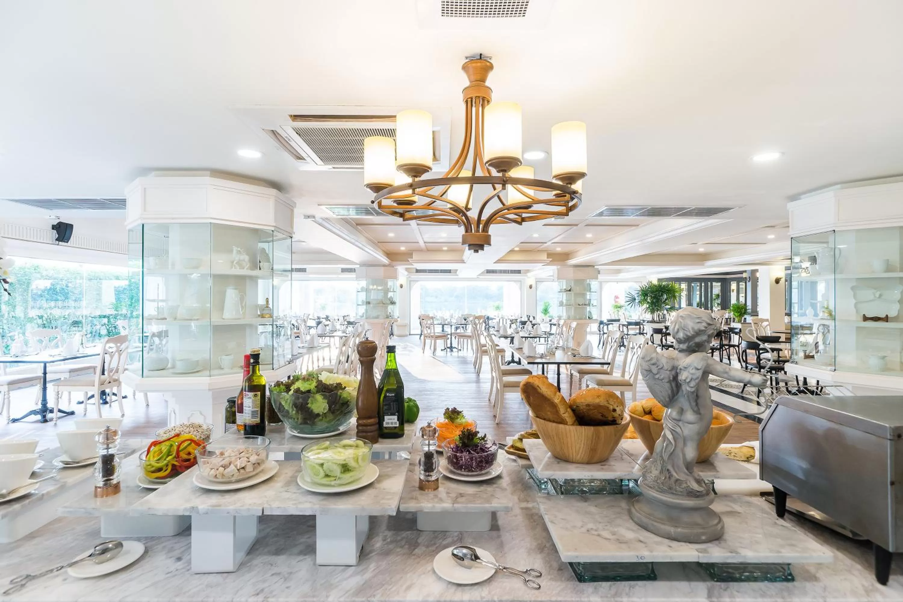 Restaurant/places to eat in Kalanan Riverside Resort