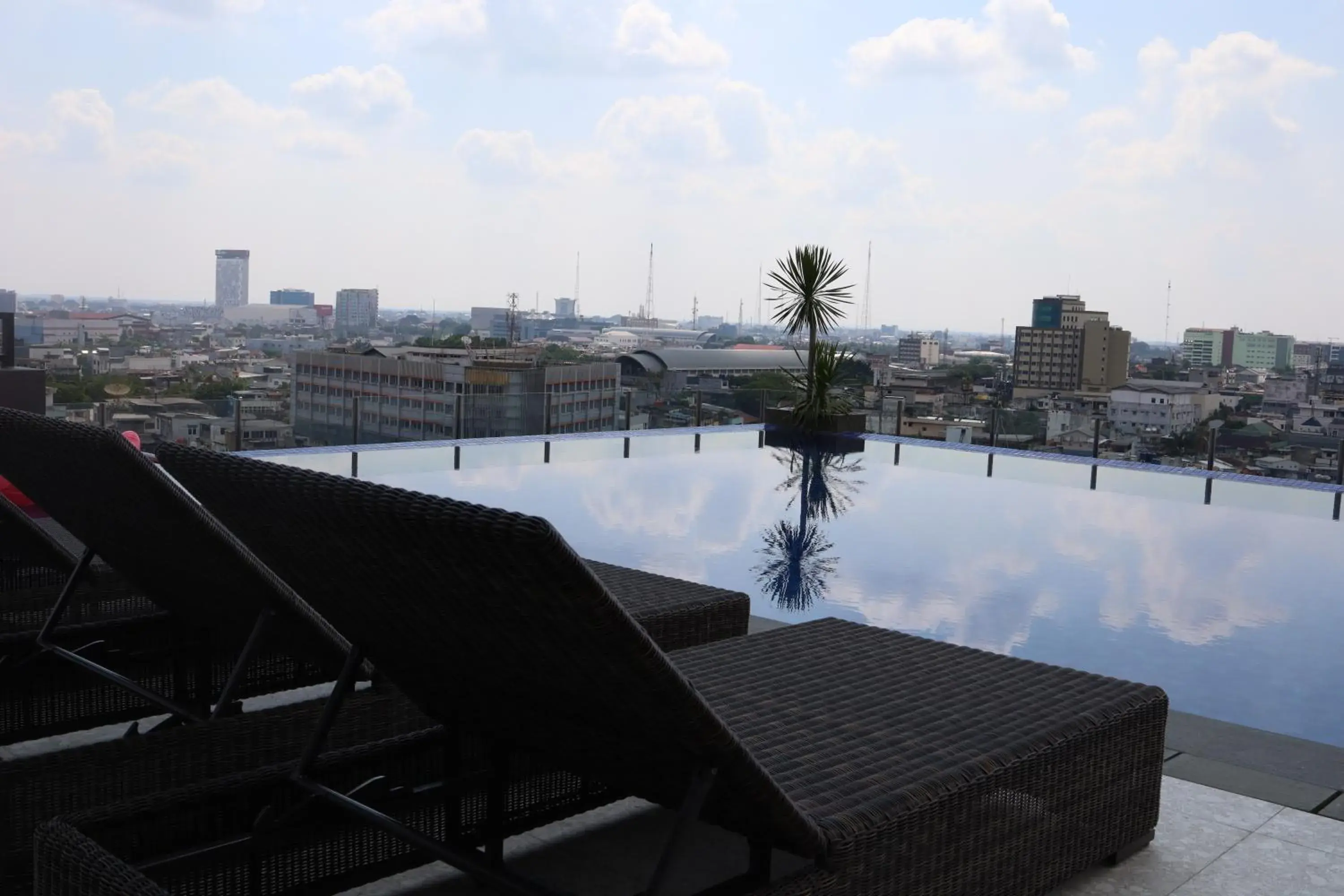 Swimming pool in ibis Palembang Sanggar Swimming pool in ibis Palembang Sanggar