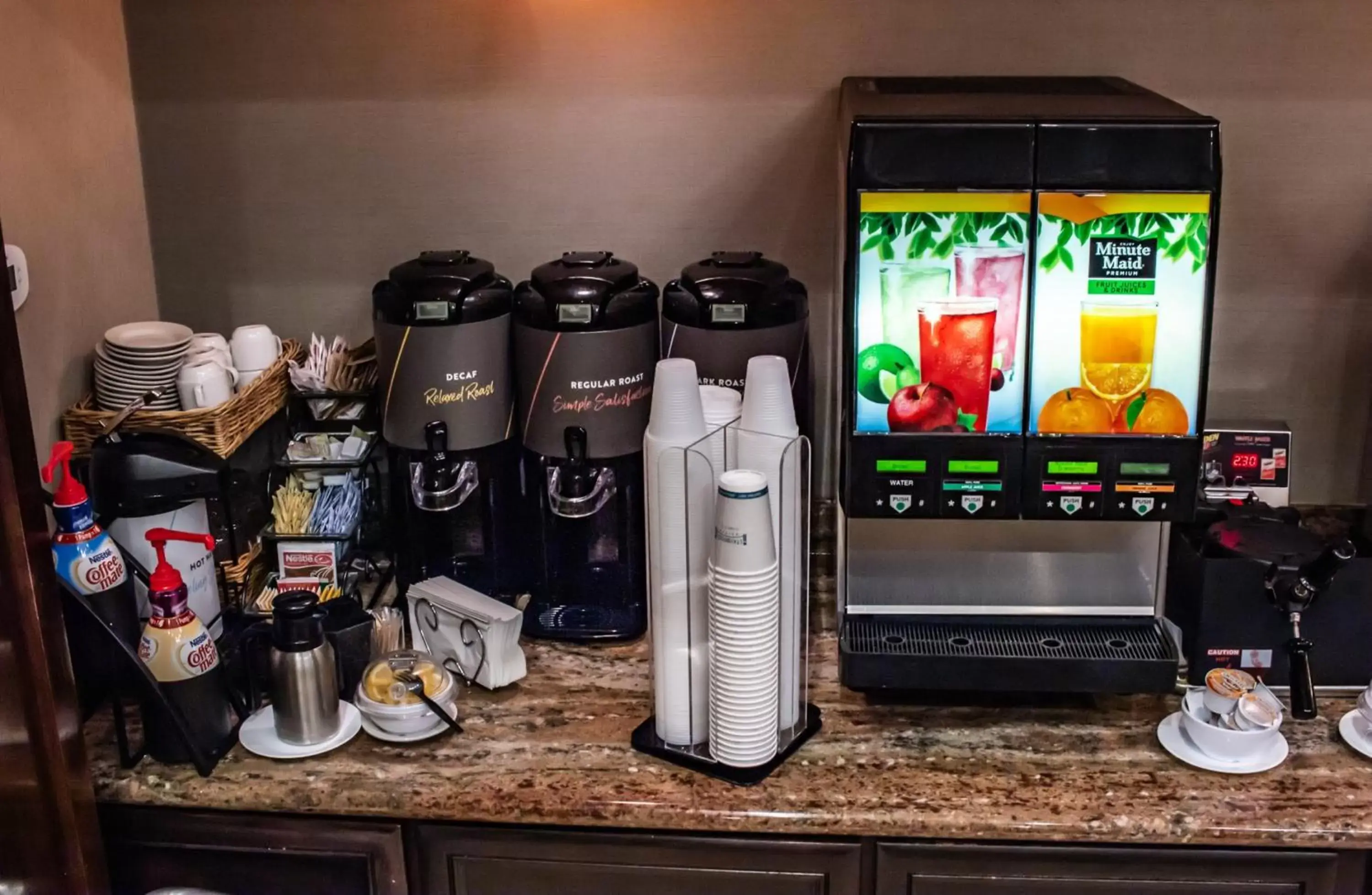 Photo of the whole room, Coffee/Tea Facilities in Staybridge Suites Silicon Valley - Milpitas, an IHG Hotel