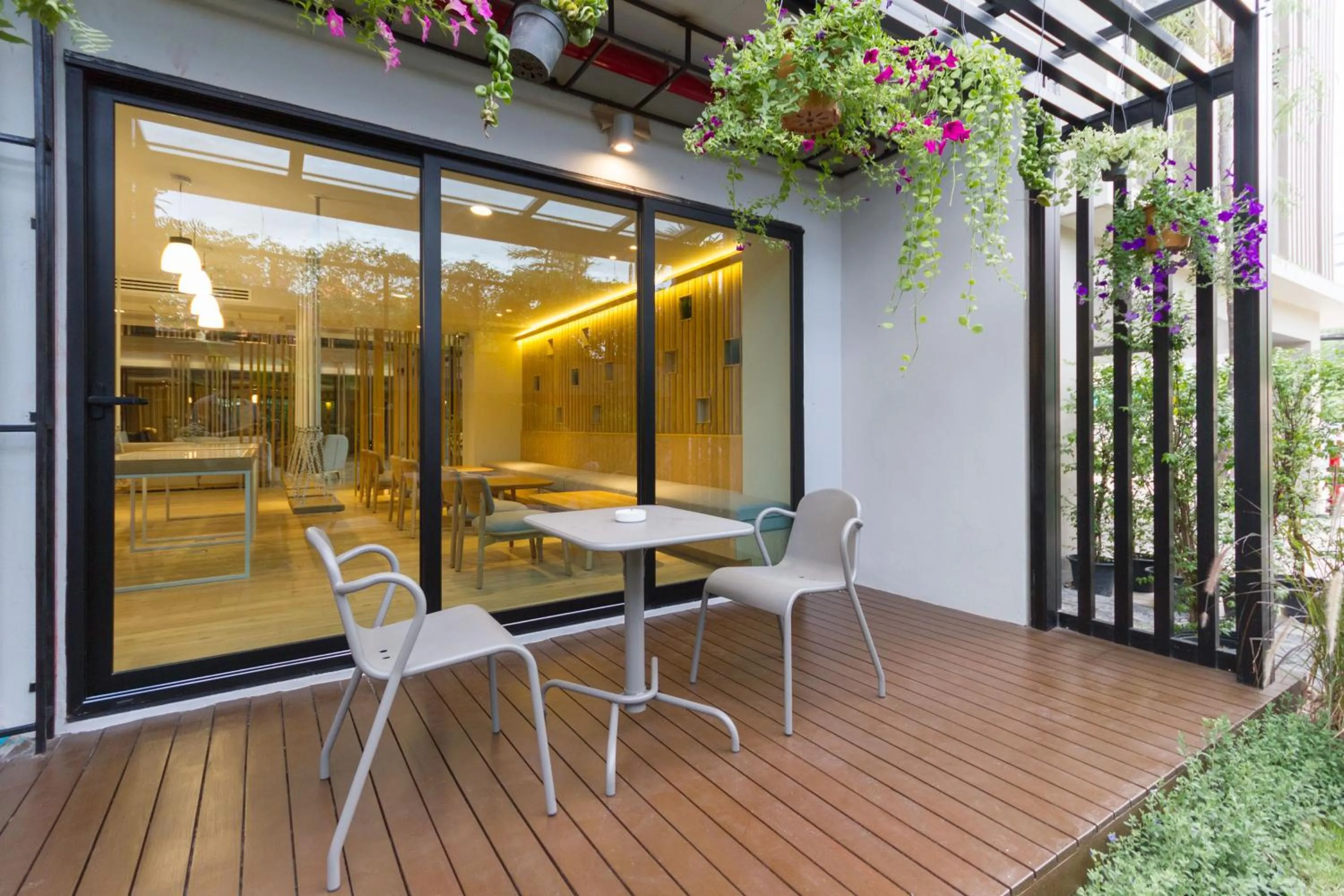 Balcony/Terrace in Mii Hotel Srinakarin