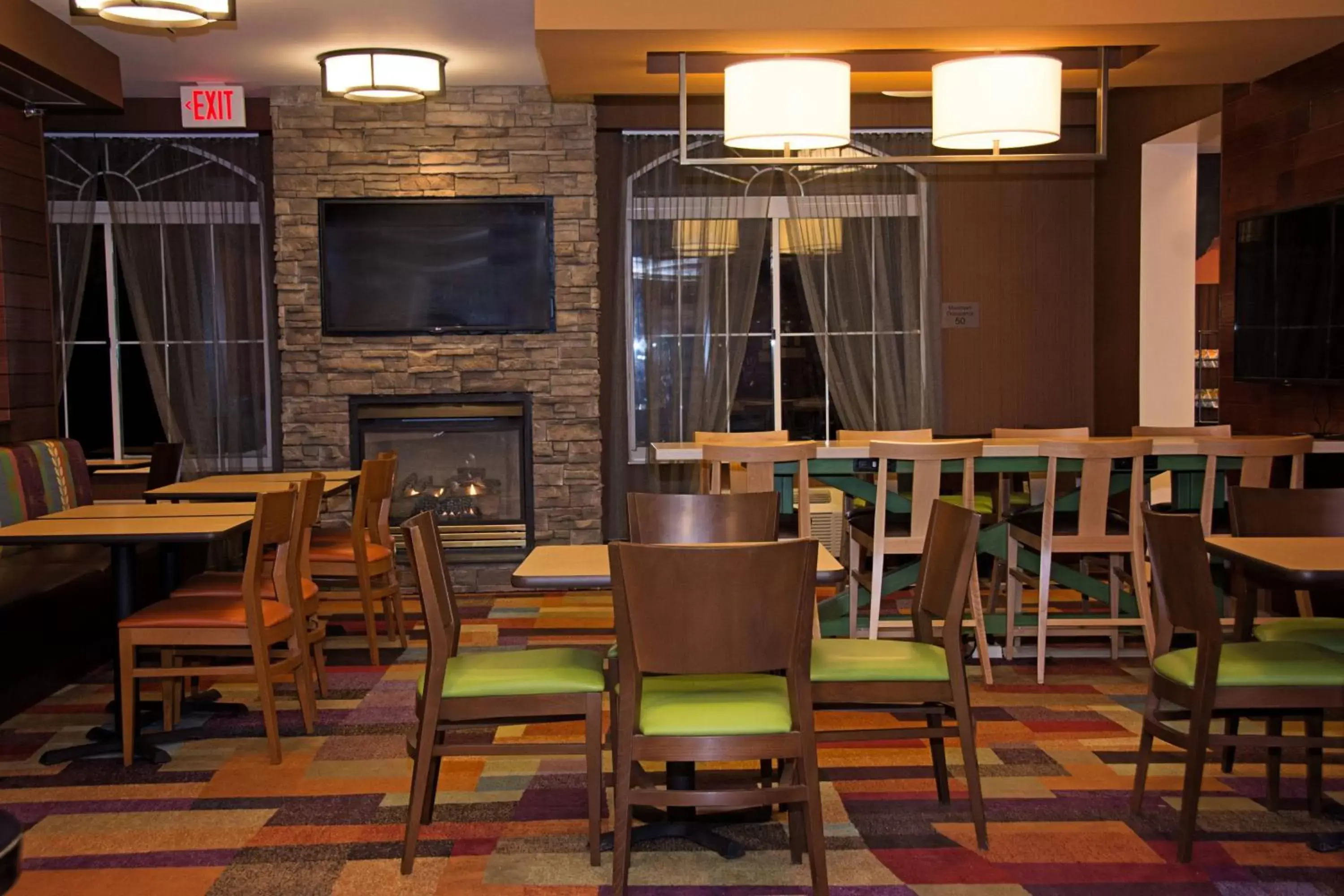 Restaurant/Places to Eat in Fairfield Inn & Suites Butler