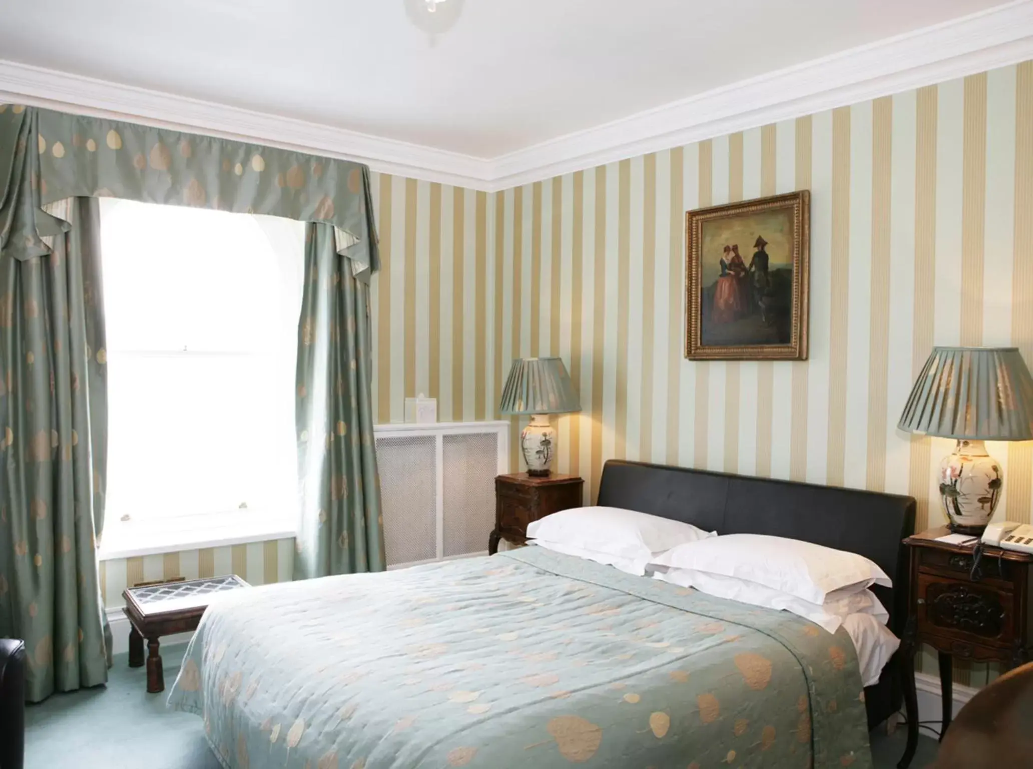 Photo of the whole room, Bed in Portmeirion Village & Castell Deudraeth