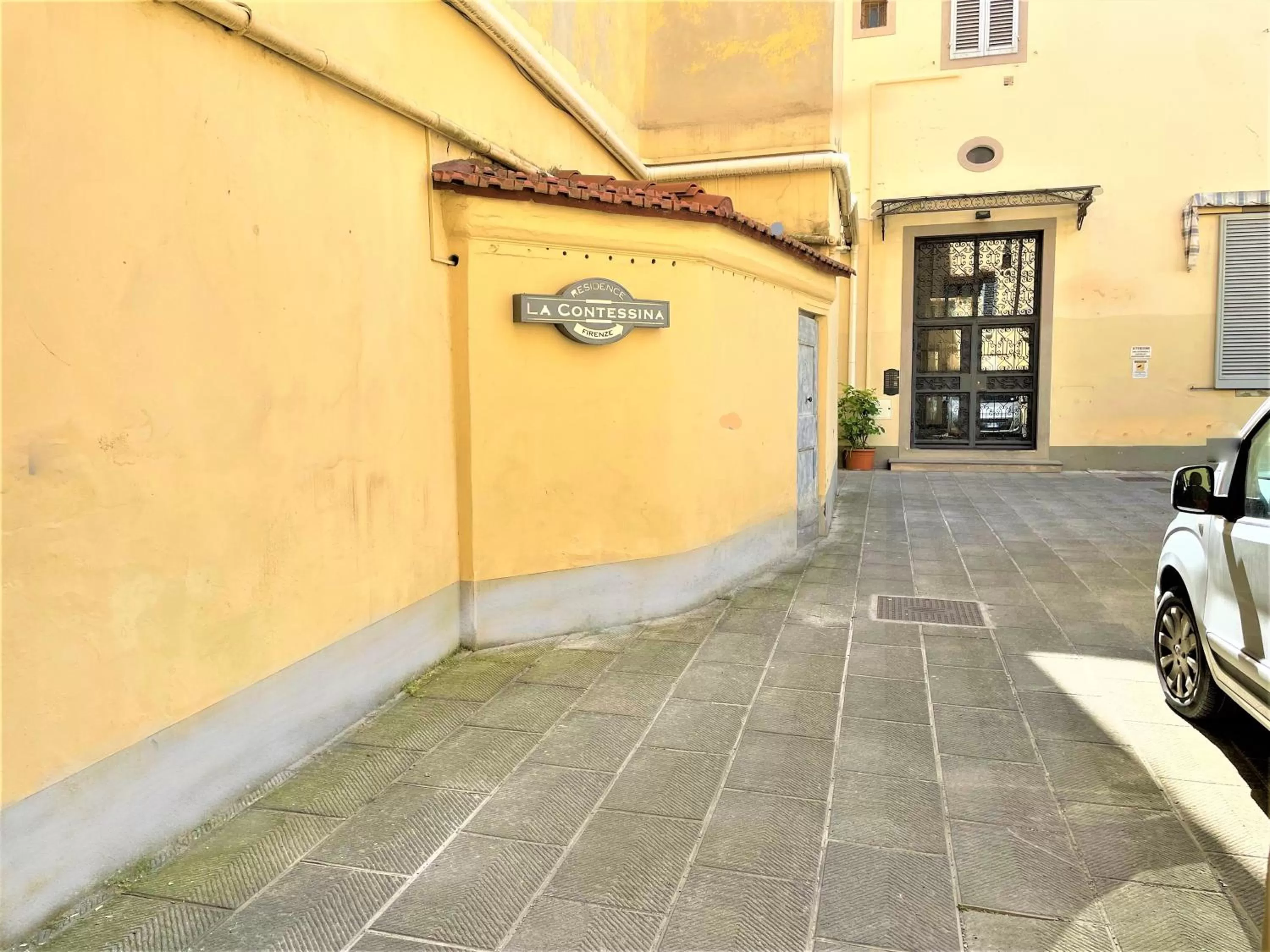 Facade/entrance in Hotel Residence La Contessina