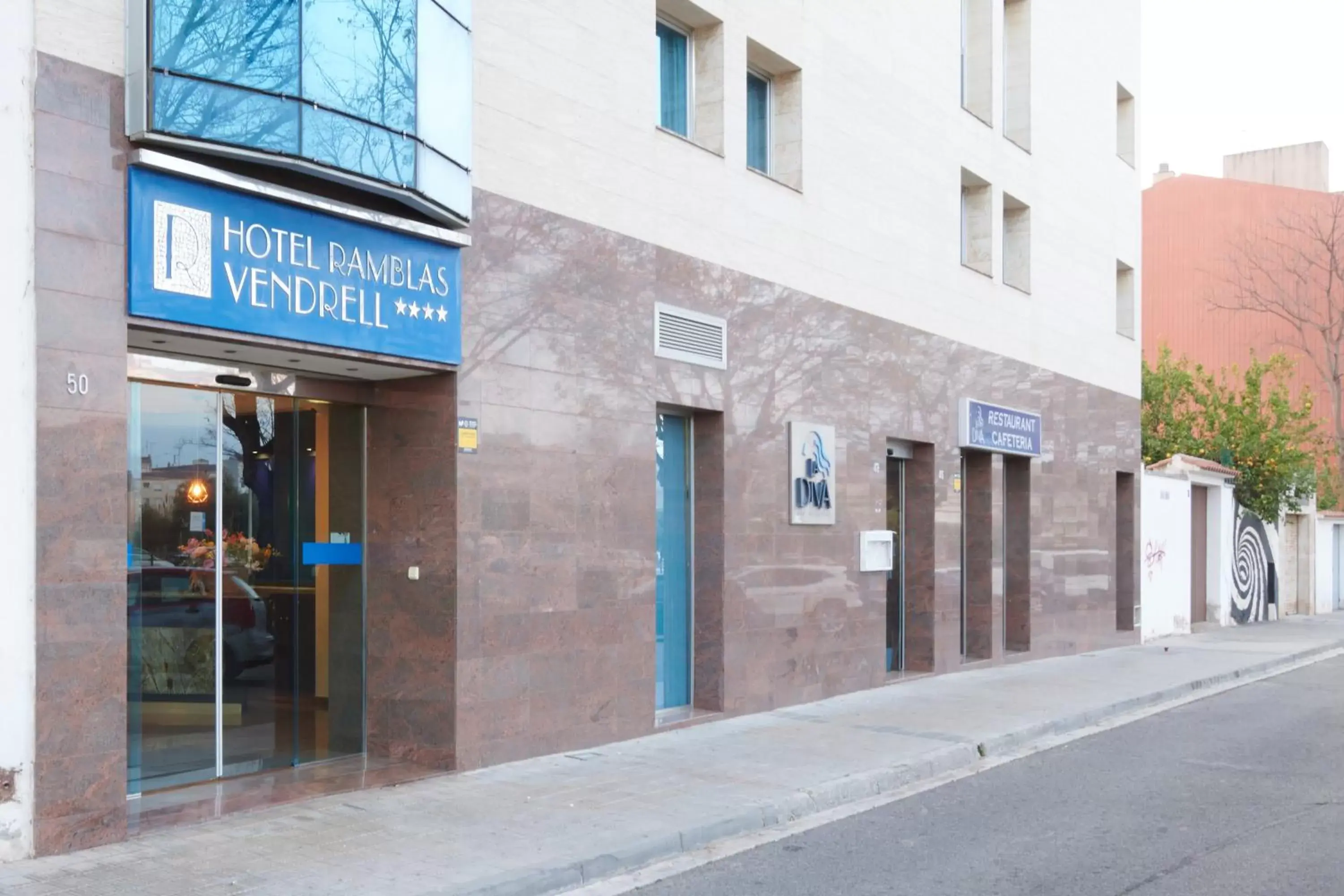 Property building in Ramblas Vendrell Property building in Ramblas Vendrell