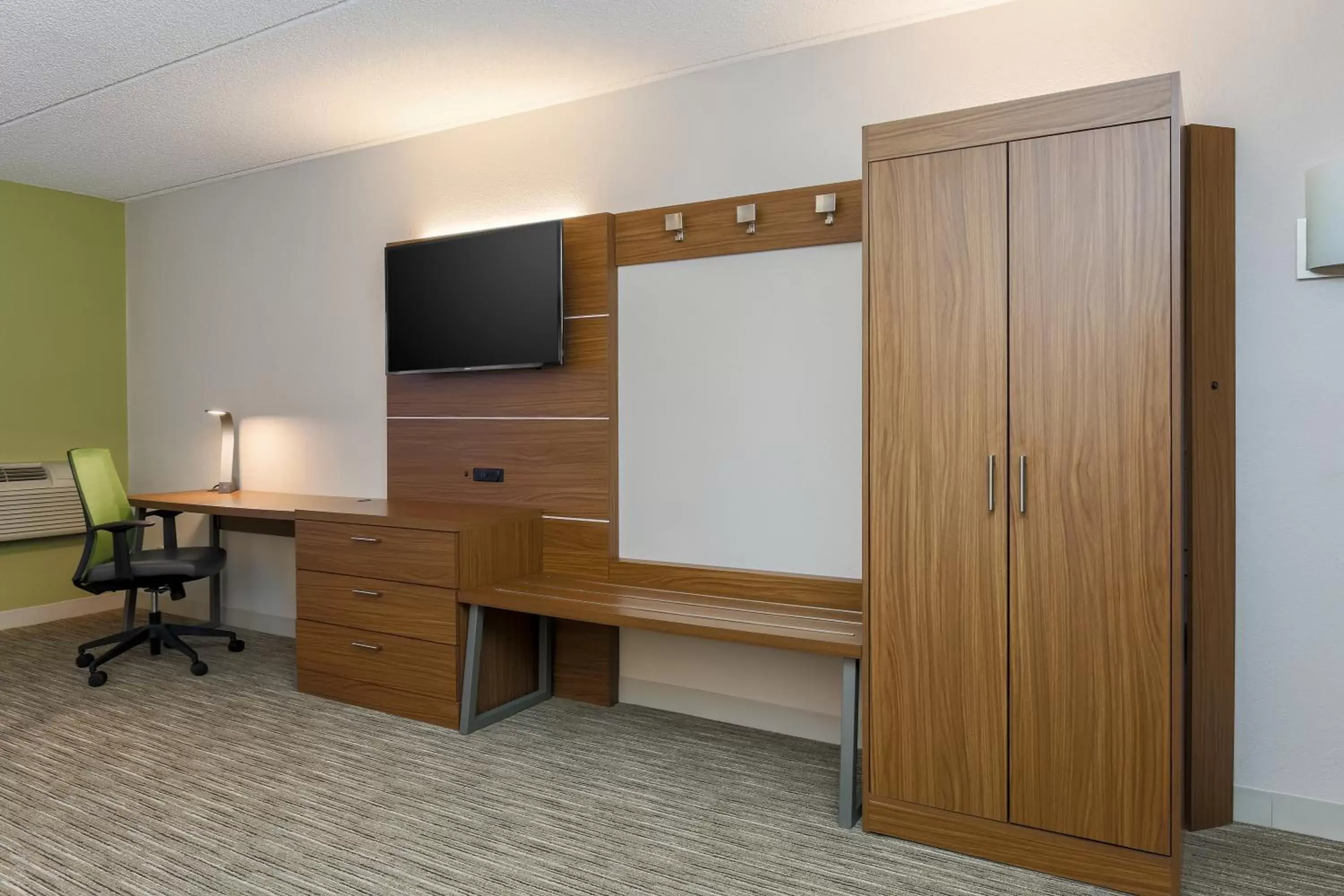 Photo of the whole room, TV/Entertainment Center in Holiday Inn Express Milwaukee - West Medical Center, an IHG Hotel