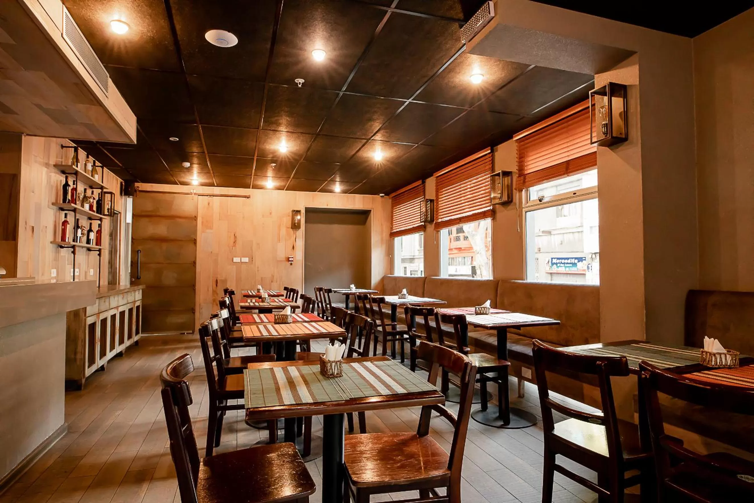 Restaurant/places to eat in Smart Hotel Montevideo