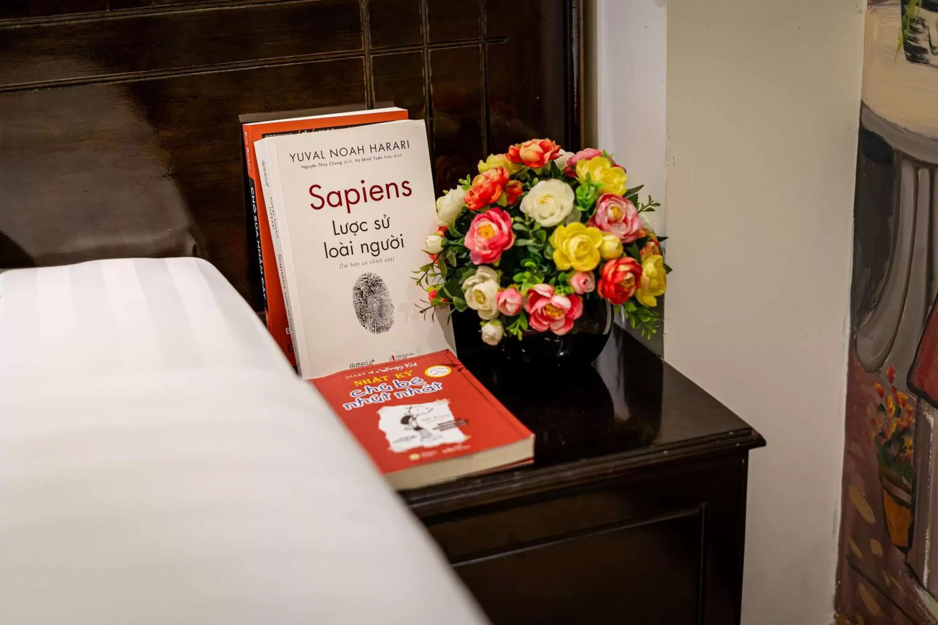 Entertainment, Bed in Lotus Laverne Hotel Entertainment, Bed in Lotus Laverne Hotel