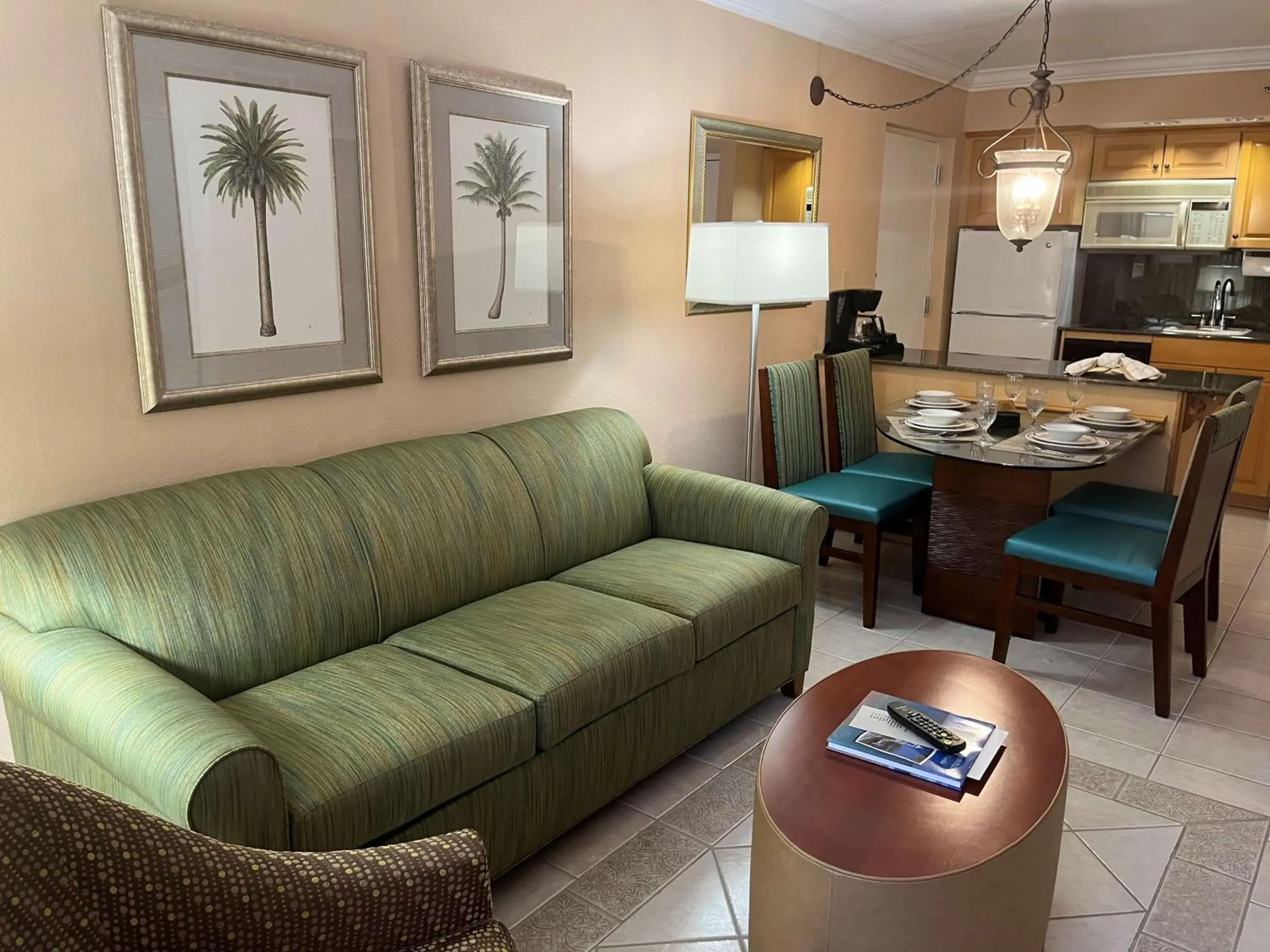 Bedroom, Seating Area in Palm Beach Shores Resort and Vacation Villas