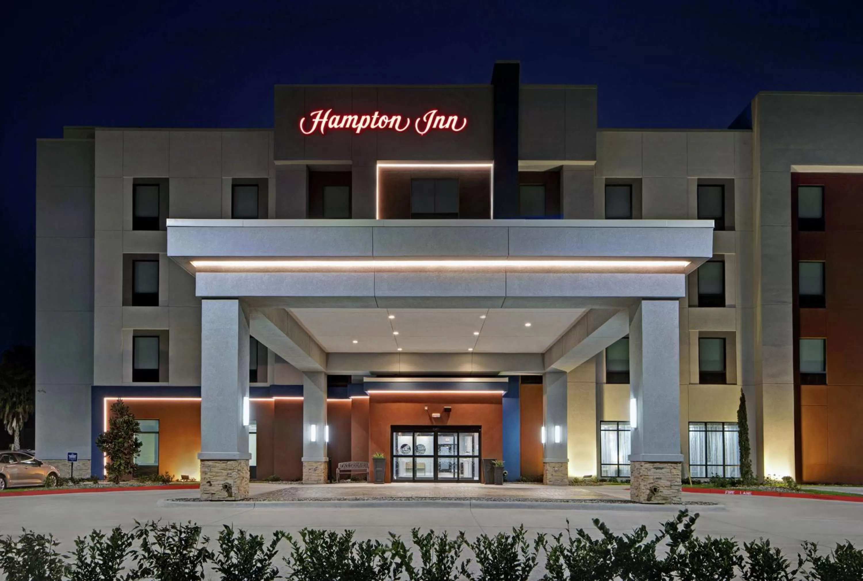 Property building in Hampton Inn Weslaco