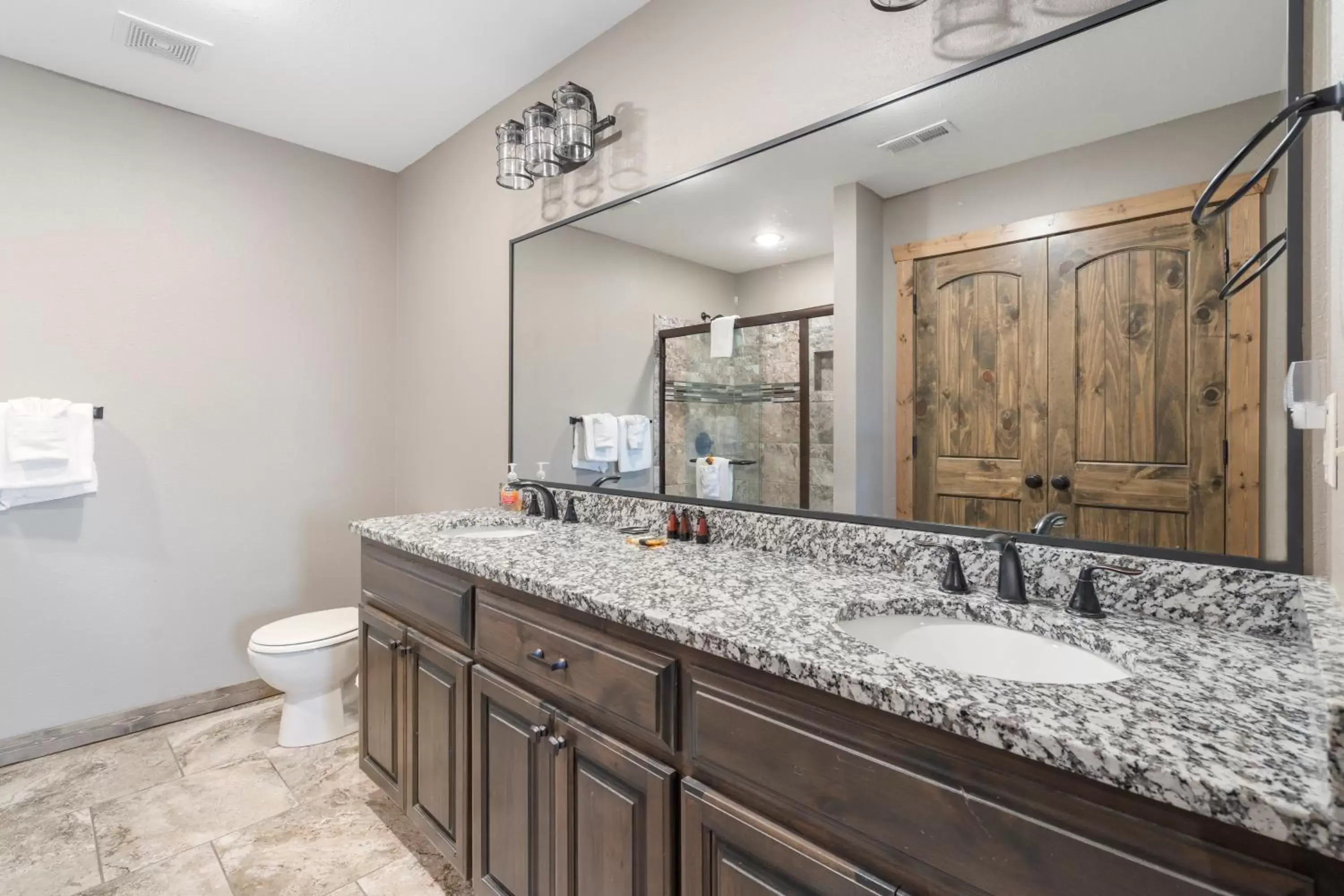 Bathroom in Table Rock Resorts at Indian Point