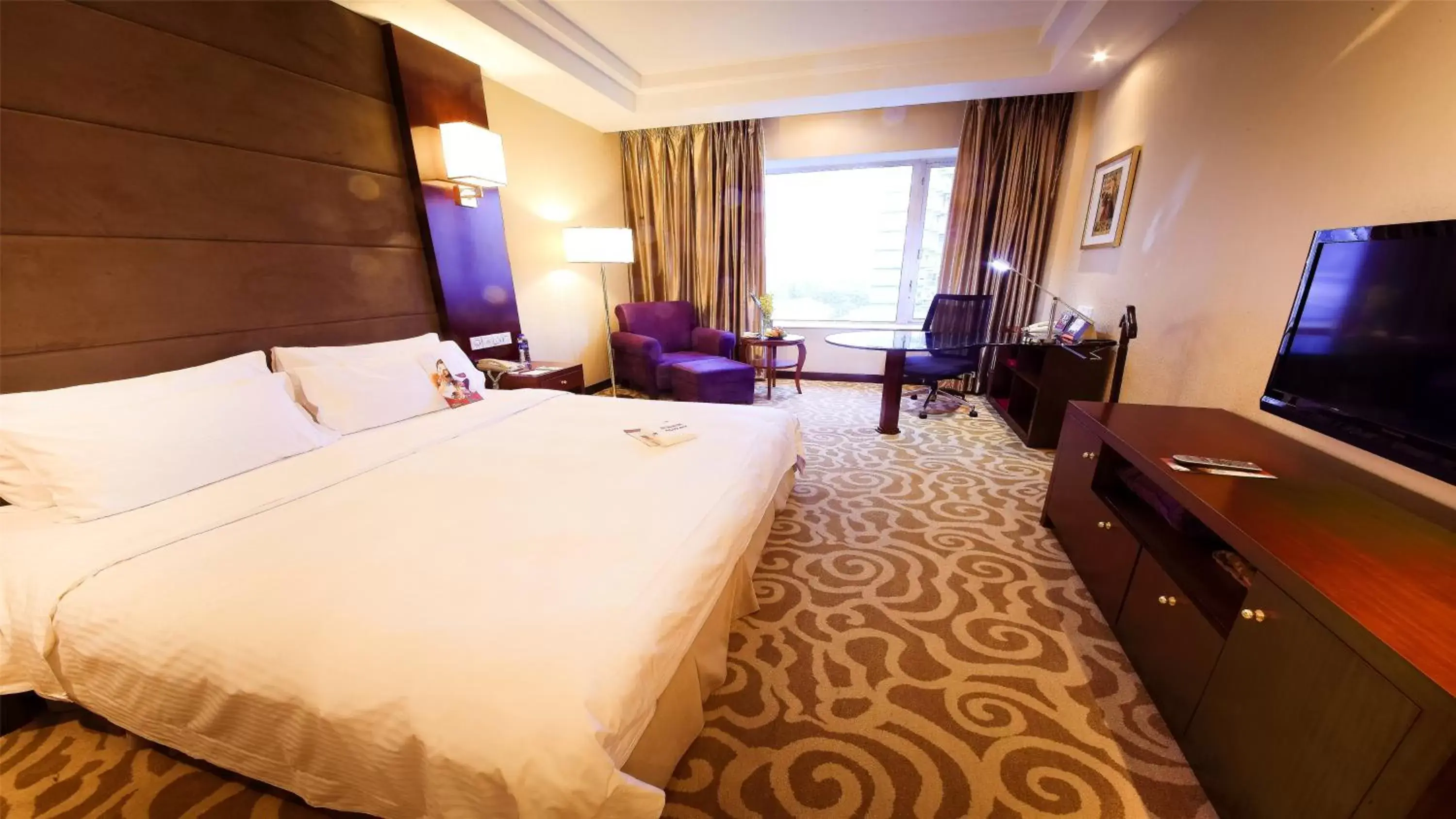 Photo of the whole room in Crowne Plaza Shanghai, an IHG Hotel