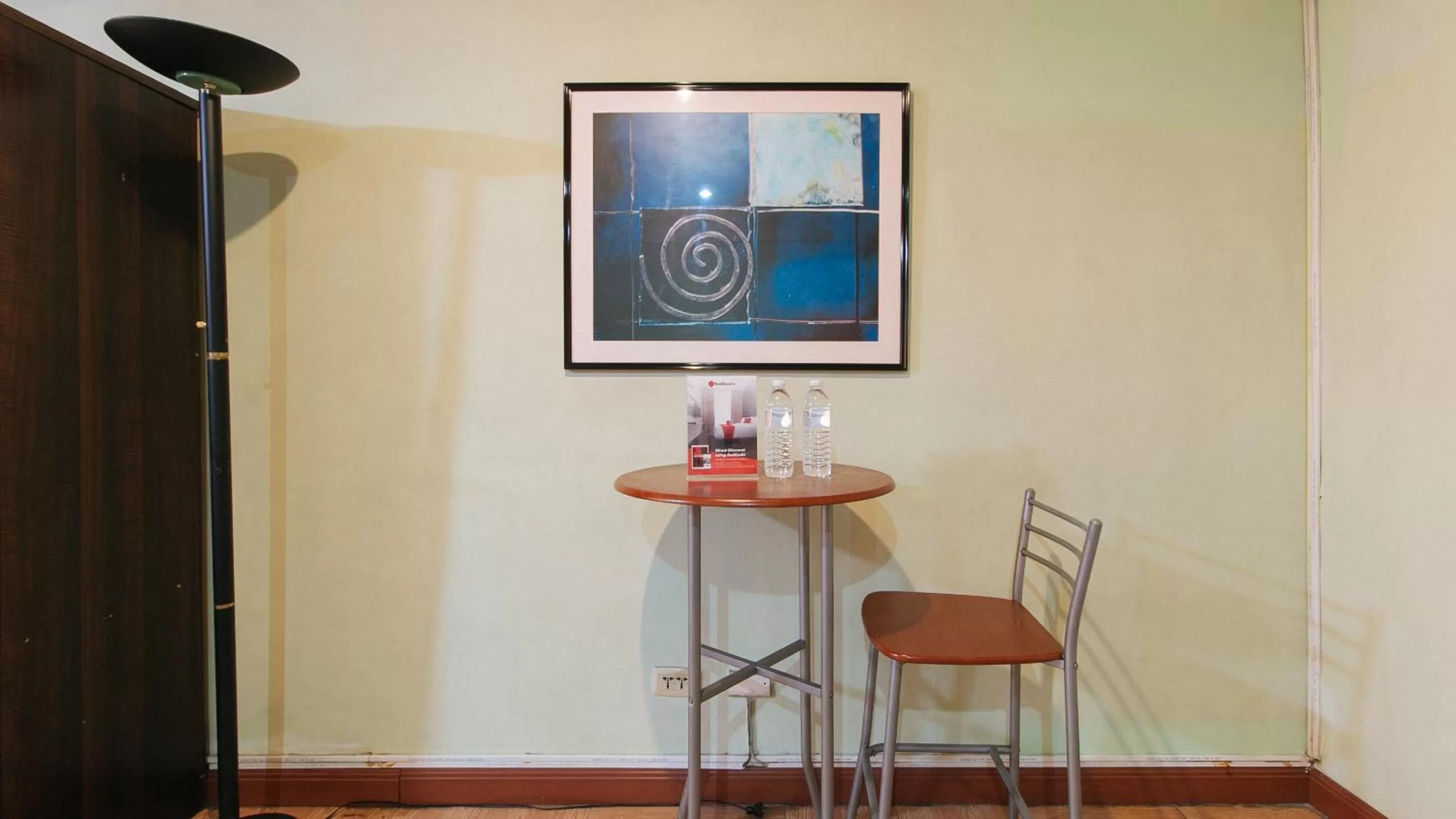 Seating area in RedDoorz at Timog Avenue Quezon City