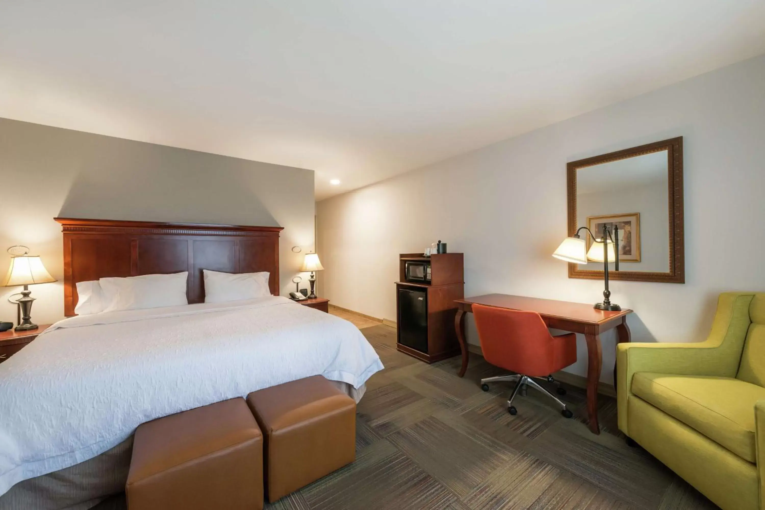 Bedroom, Bed in Hampton Inn & Suites Rifle