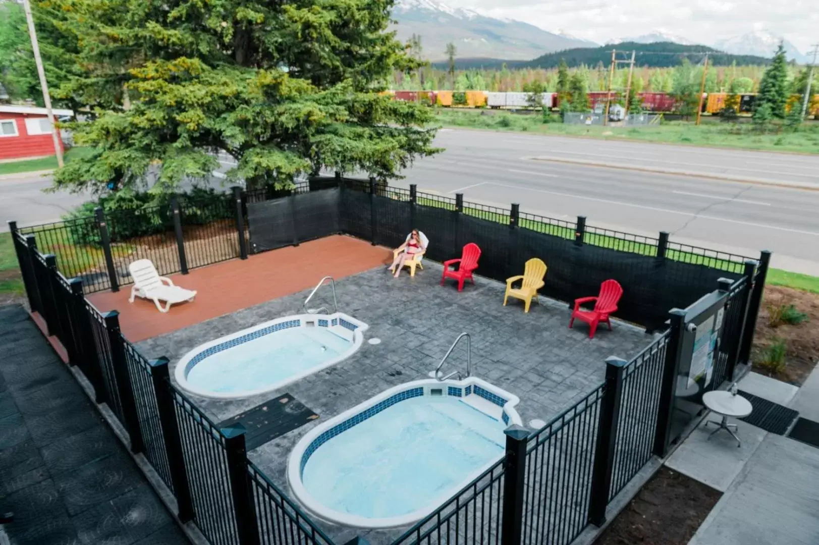Patio, Pool View in Mount Robson Inn