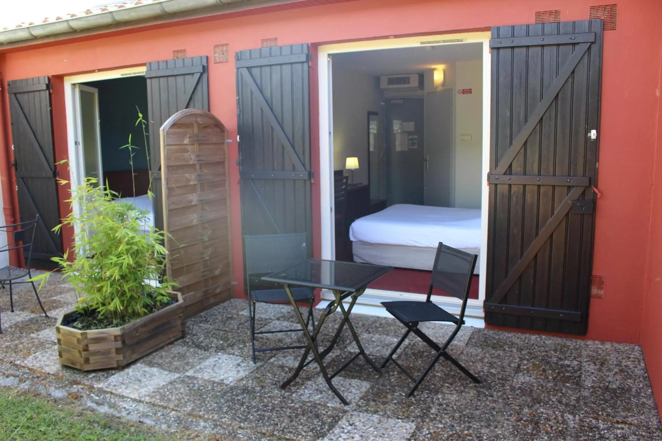 Balcony/Terrace in Kyriad Bordeaux Lormont