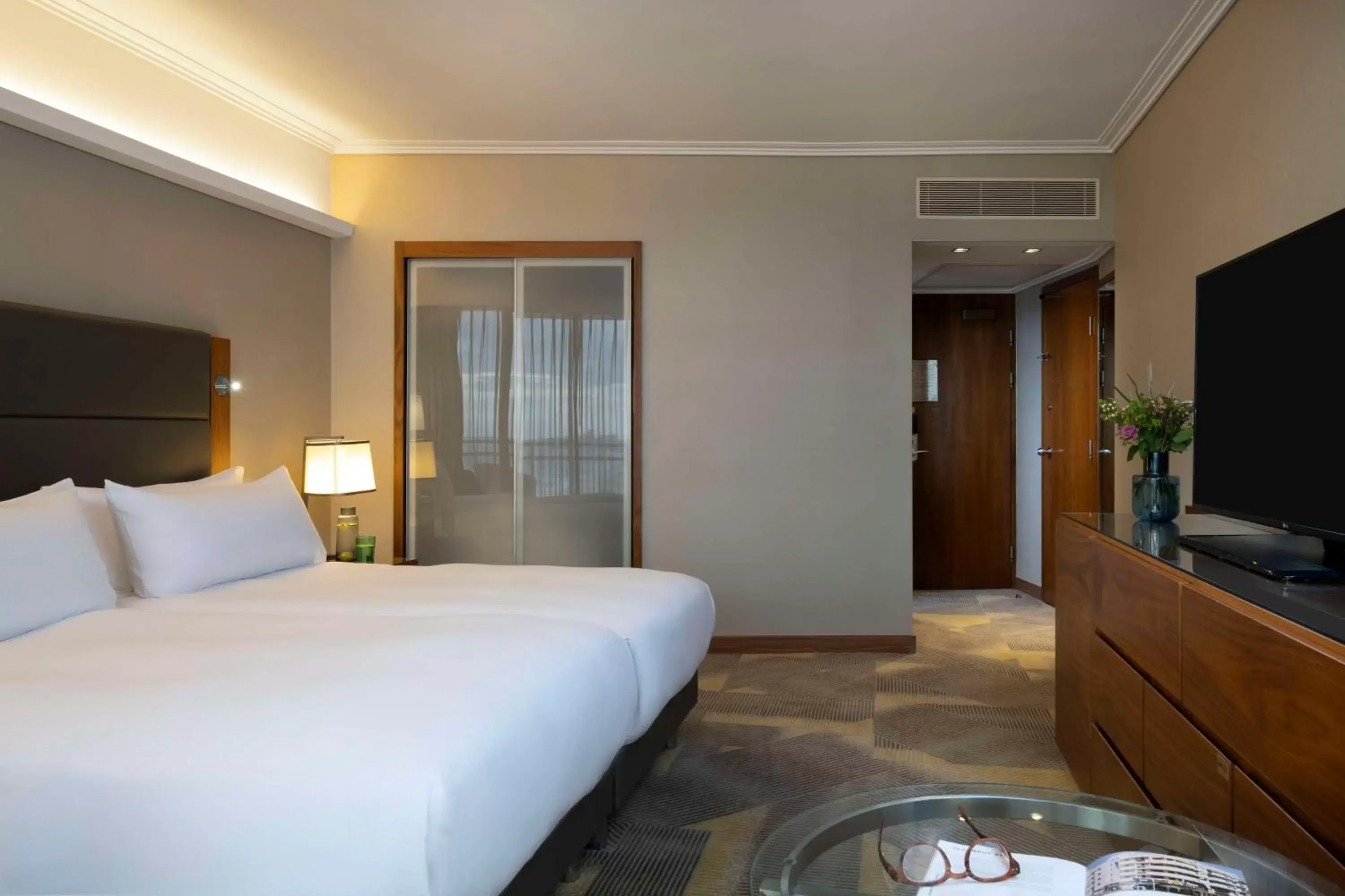 Twin Premium Deluxe Room with Sea View  in Hilton Tel Aviv Hotel