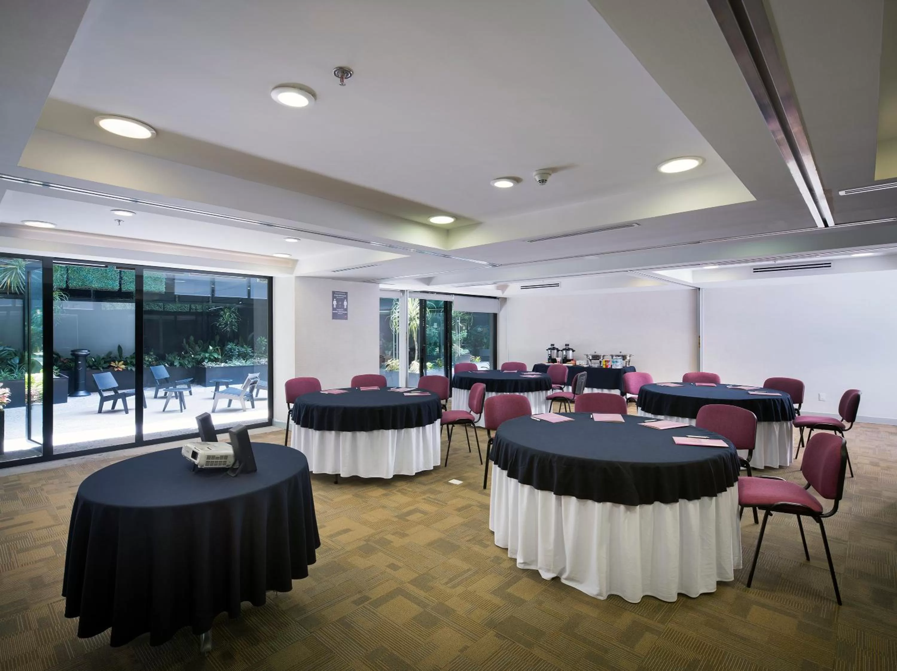 Meeting/conference room in Las Suites Campos Eliseos