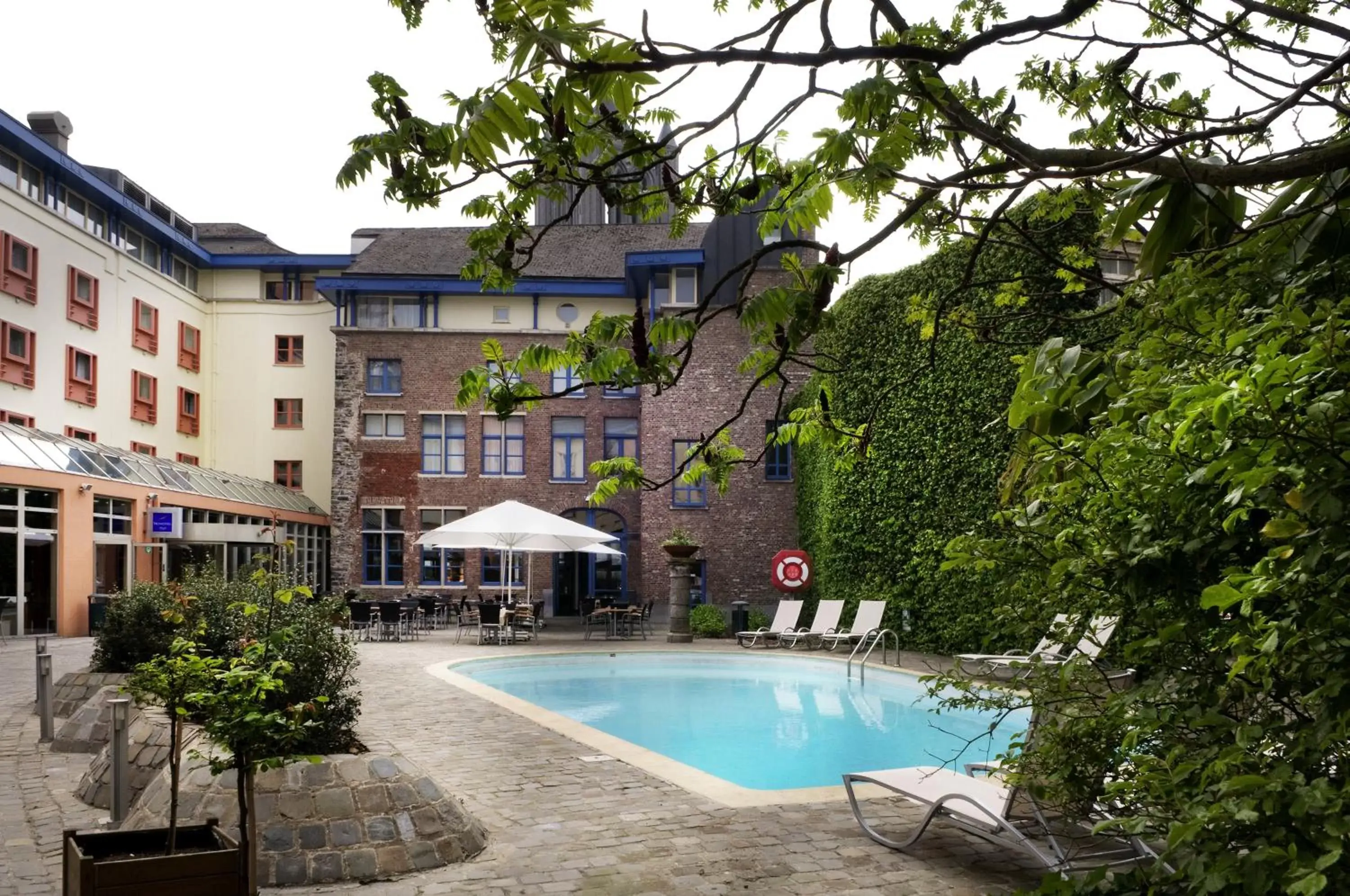 Garden, Swimming Pool in Novotel Gent Centrum