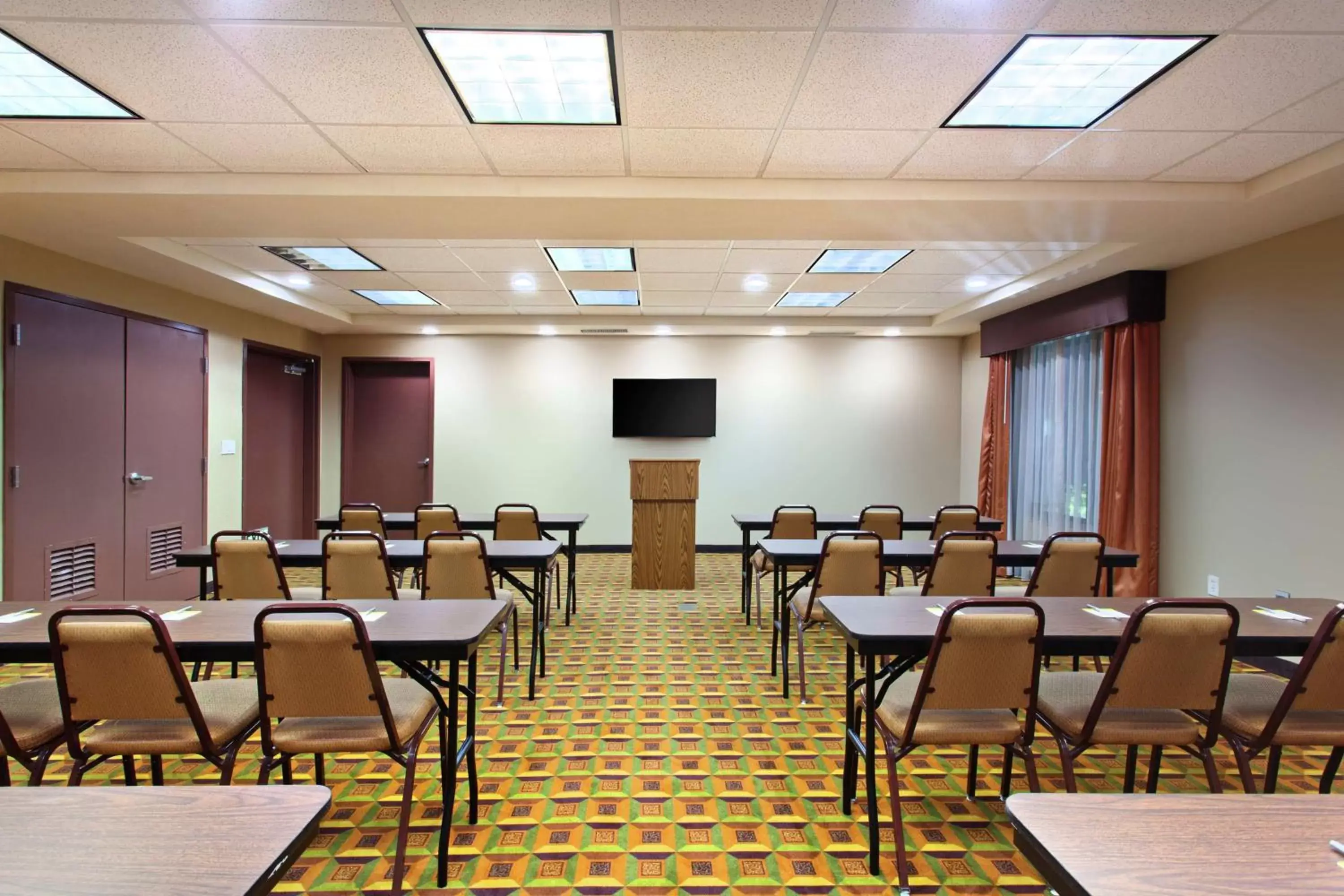 Meeting/conference room in Hampton Inn & Suites Fresno - Northwest