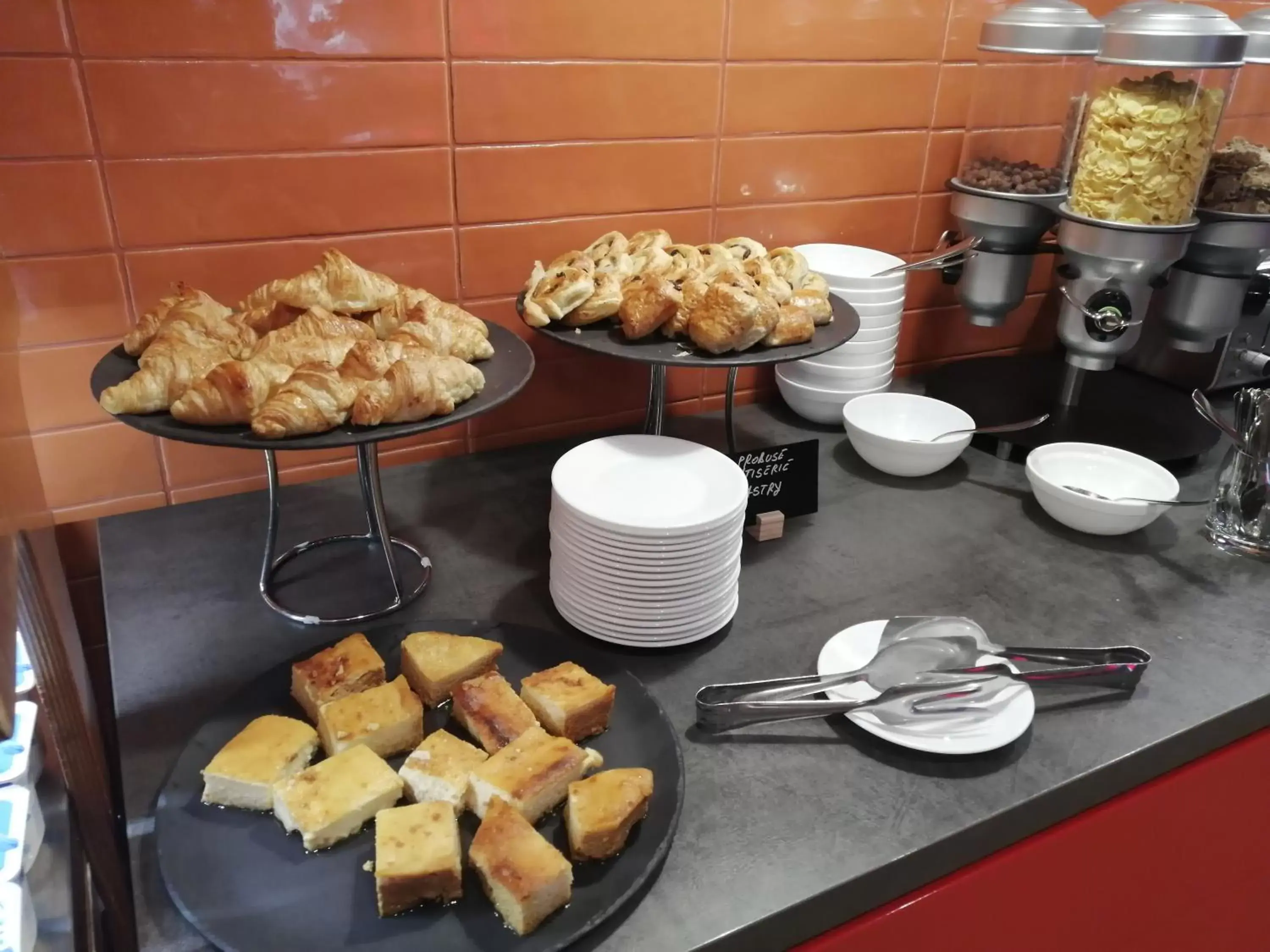 Breakfast, Food in ibis Styles Dunarea Galati