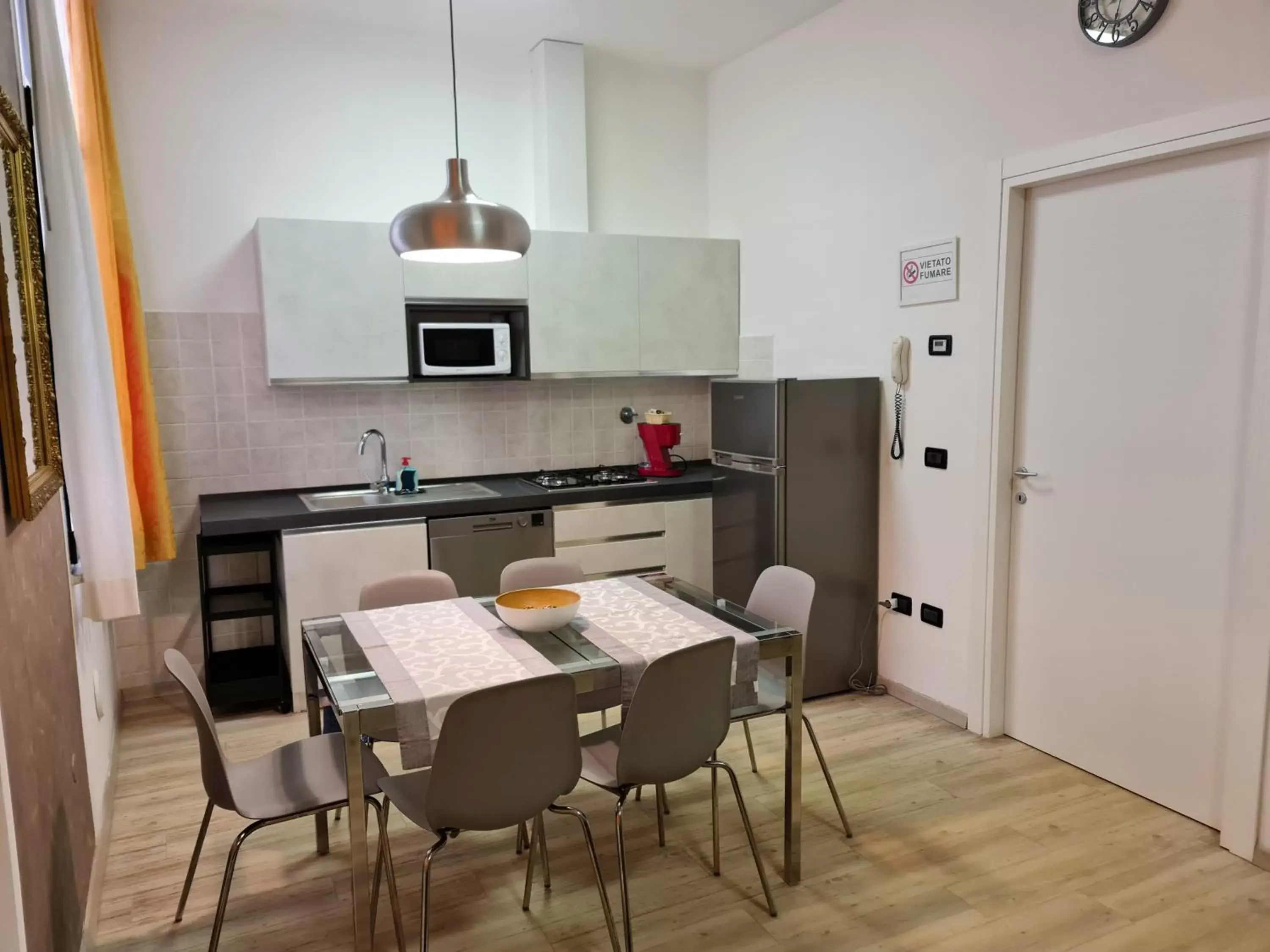 Kitchen or kitchenette, Dining Area in Residence Millennium