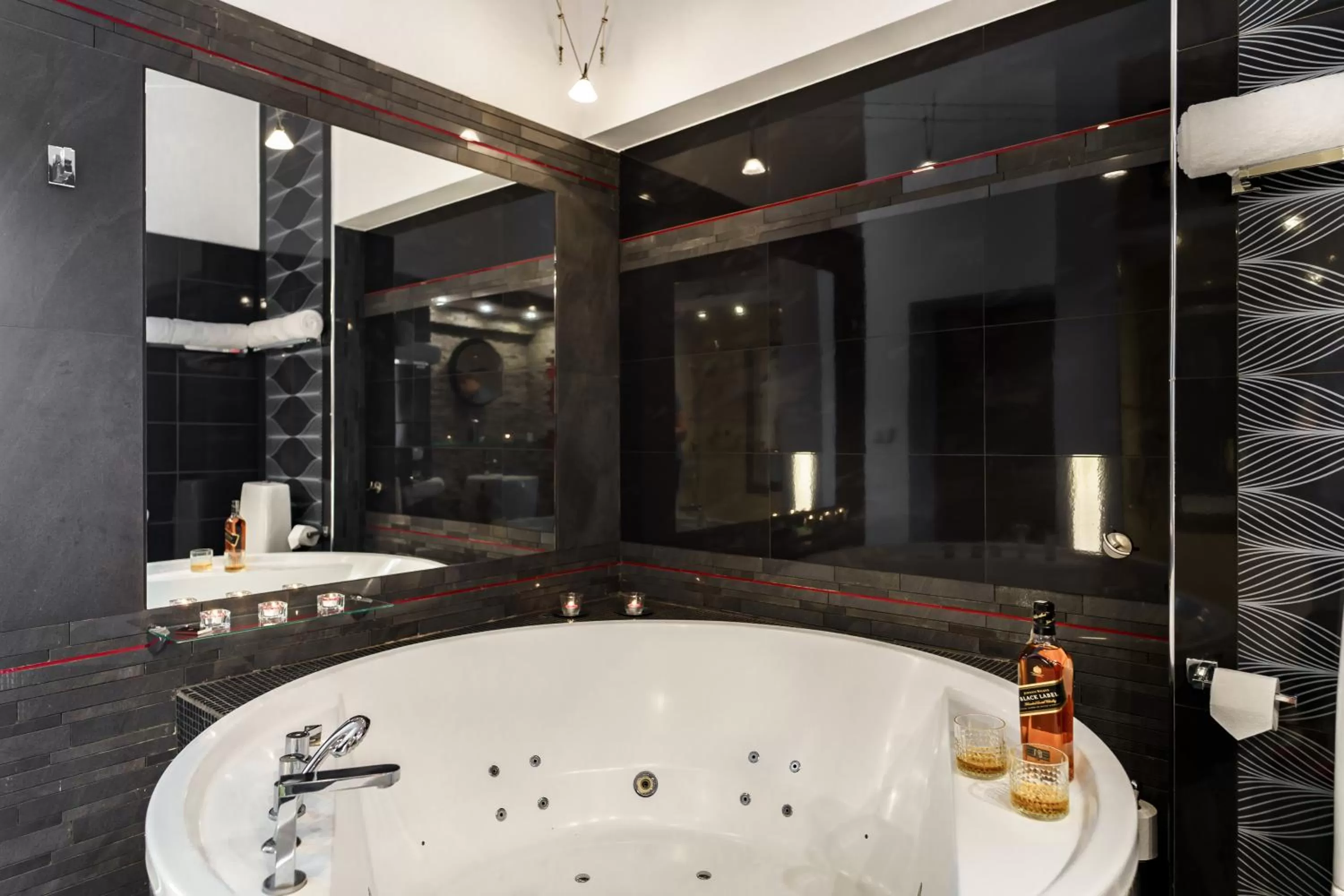 Hot Tub in Komorowski Luxury Guest Rooms