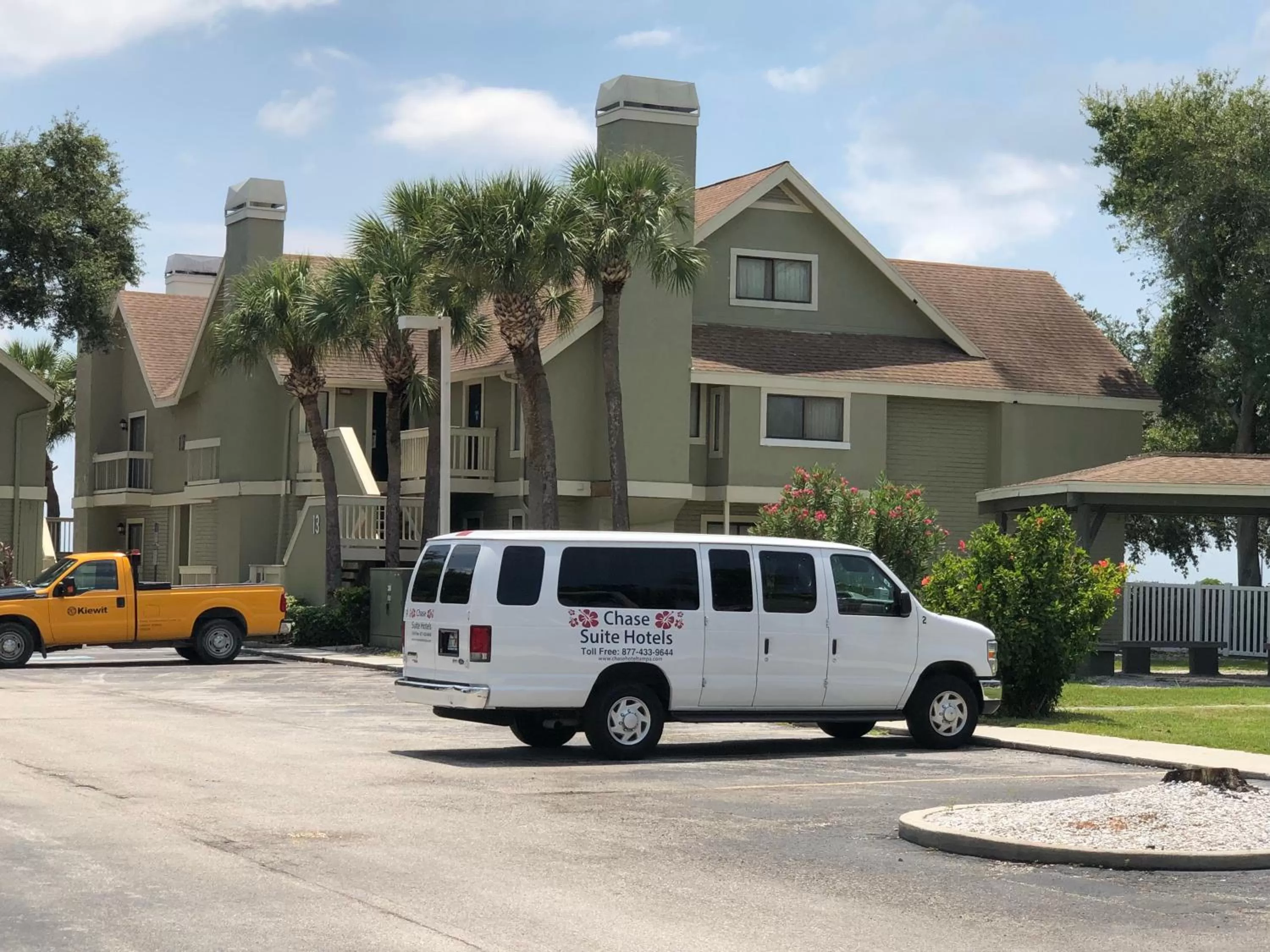 Area and facilities in Chase Suite Hotel Rocky Point Tampa