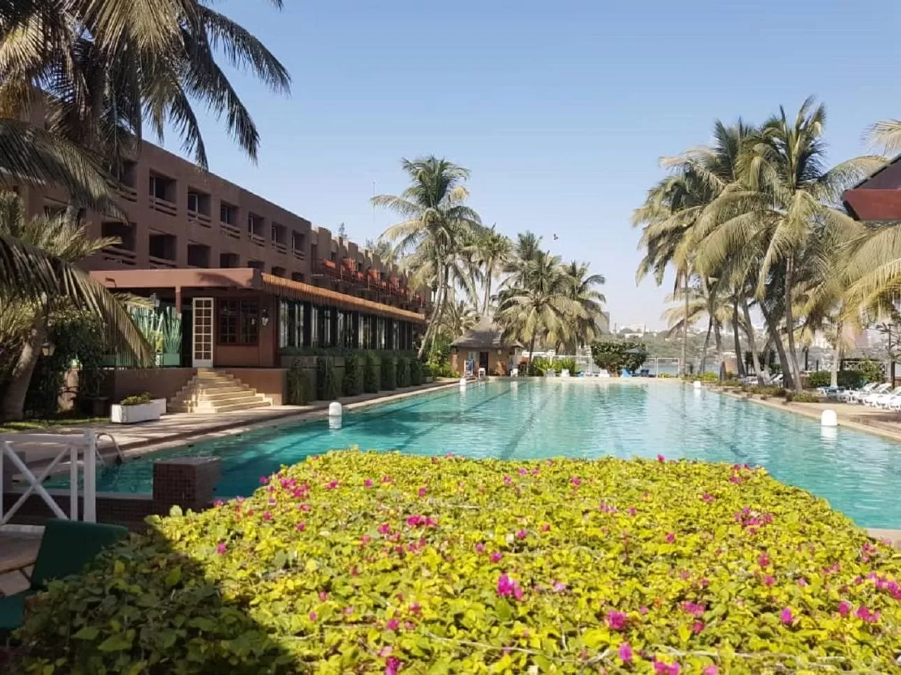 Swimming pool in Hotel Jardin Savana Dakar