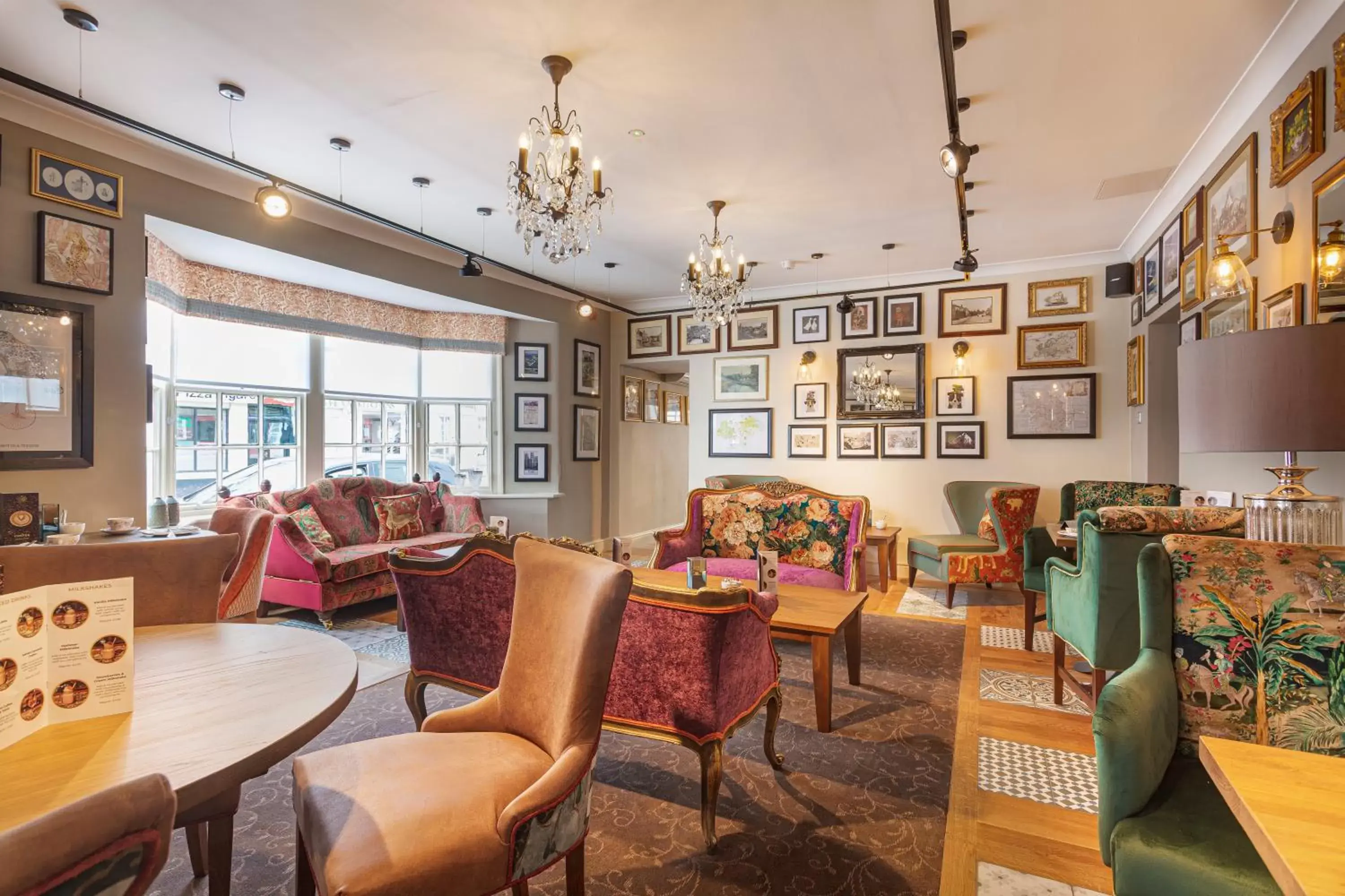 Lounge or bar, Restaurant/Places to Eat in The Crown Hotel, Boroughbridge, North Yorkshire