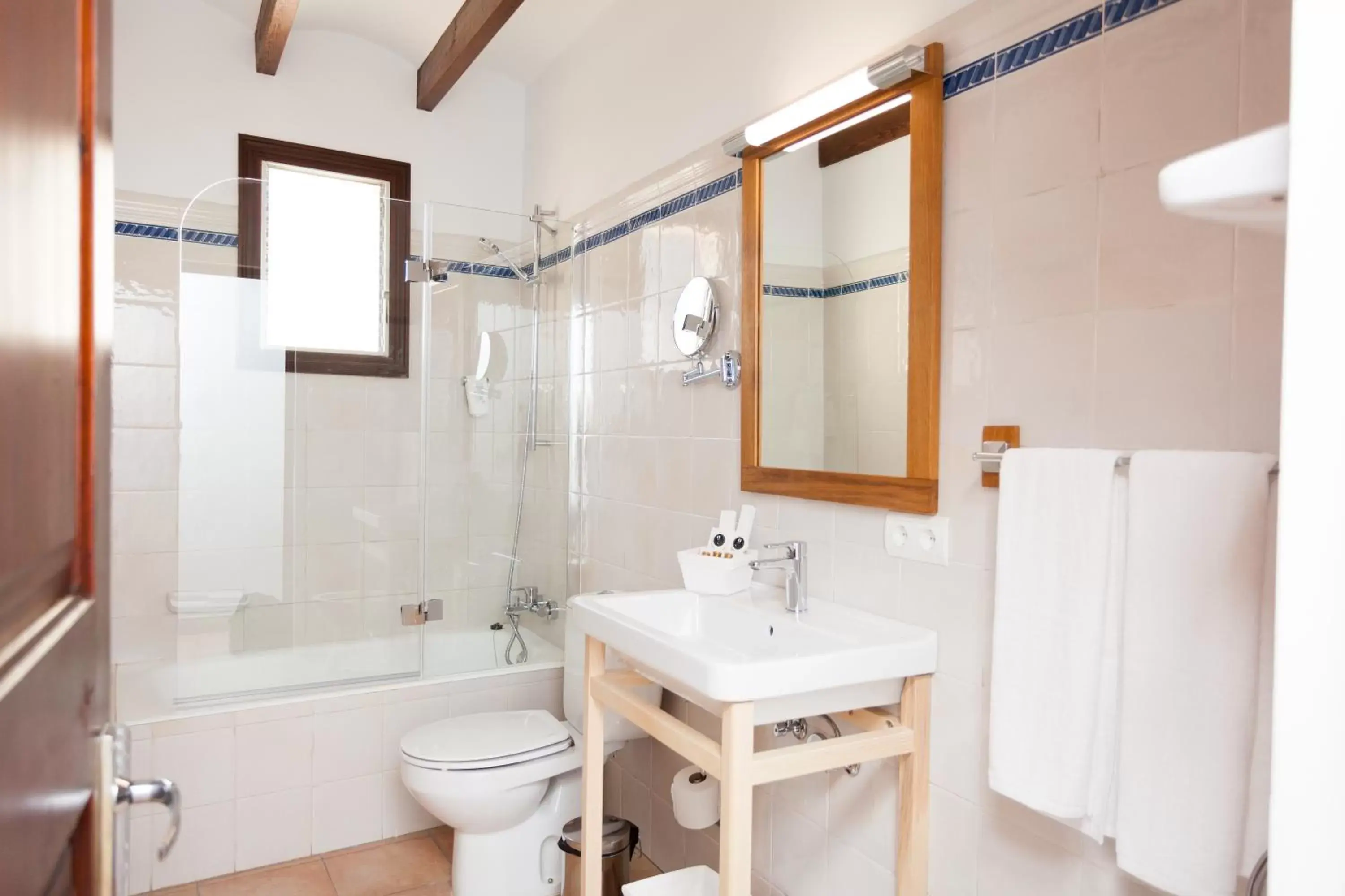 Bathroom in Hotel El Guía