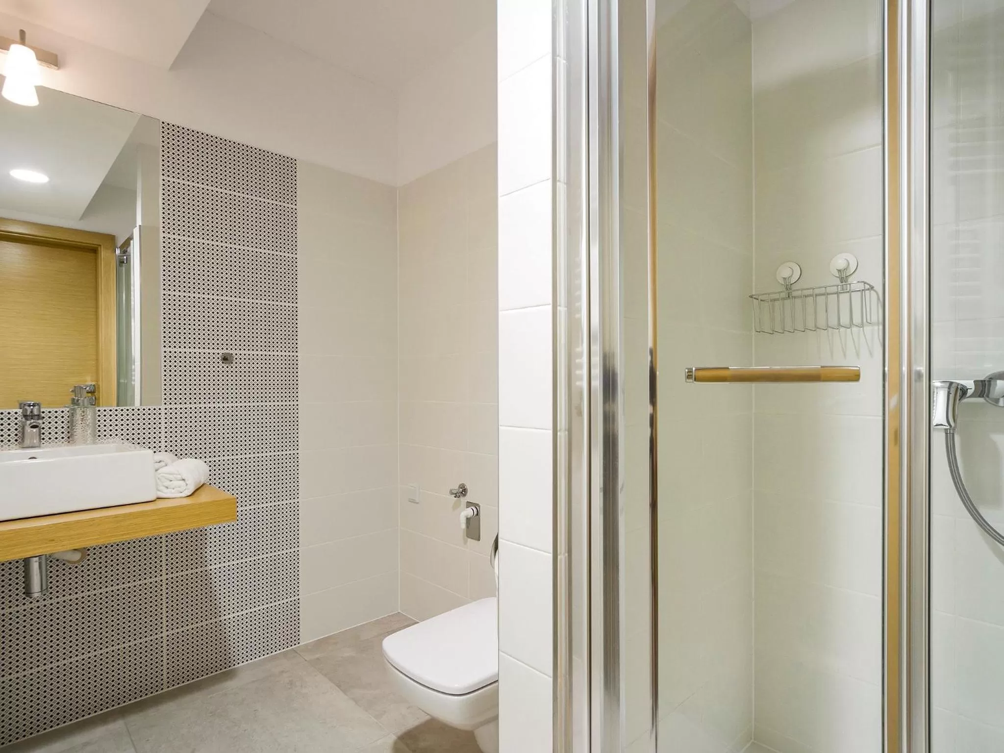 Shower in Riverside Aparthotel Cracow