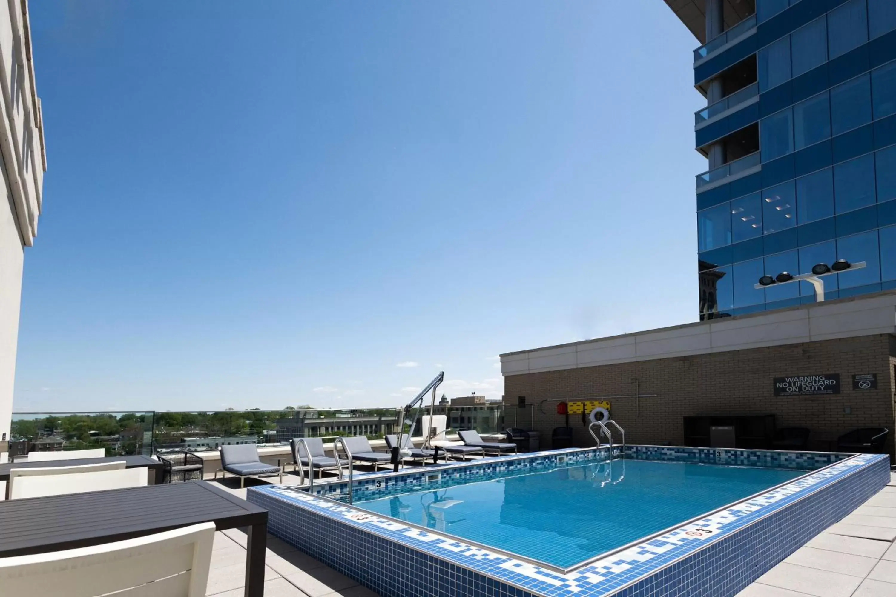 Swimming Pool in Lexington Marriott City Center