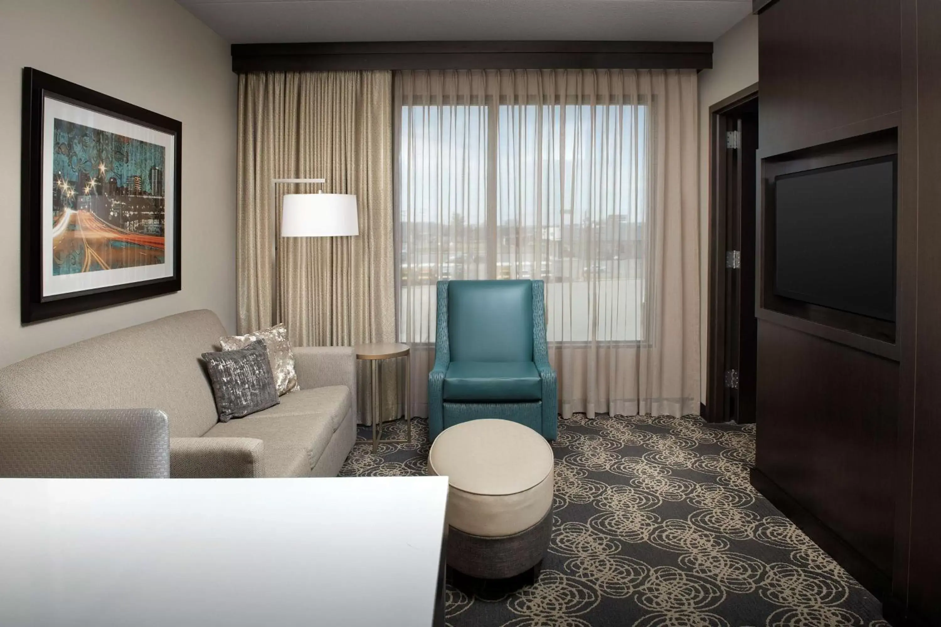Bedroom, Seating Area in Embassy Suites Knoxville West
