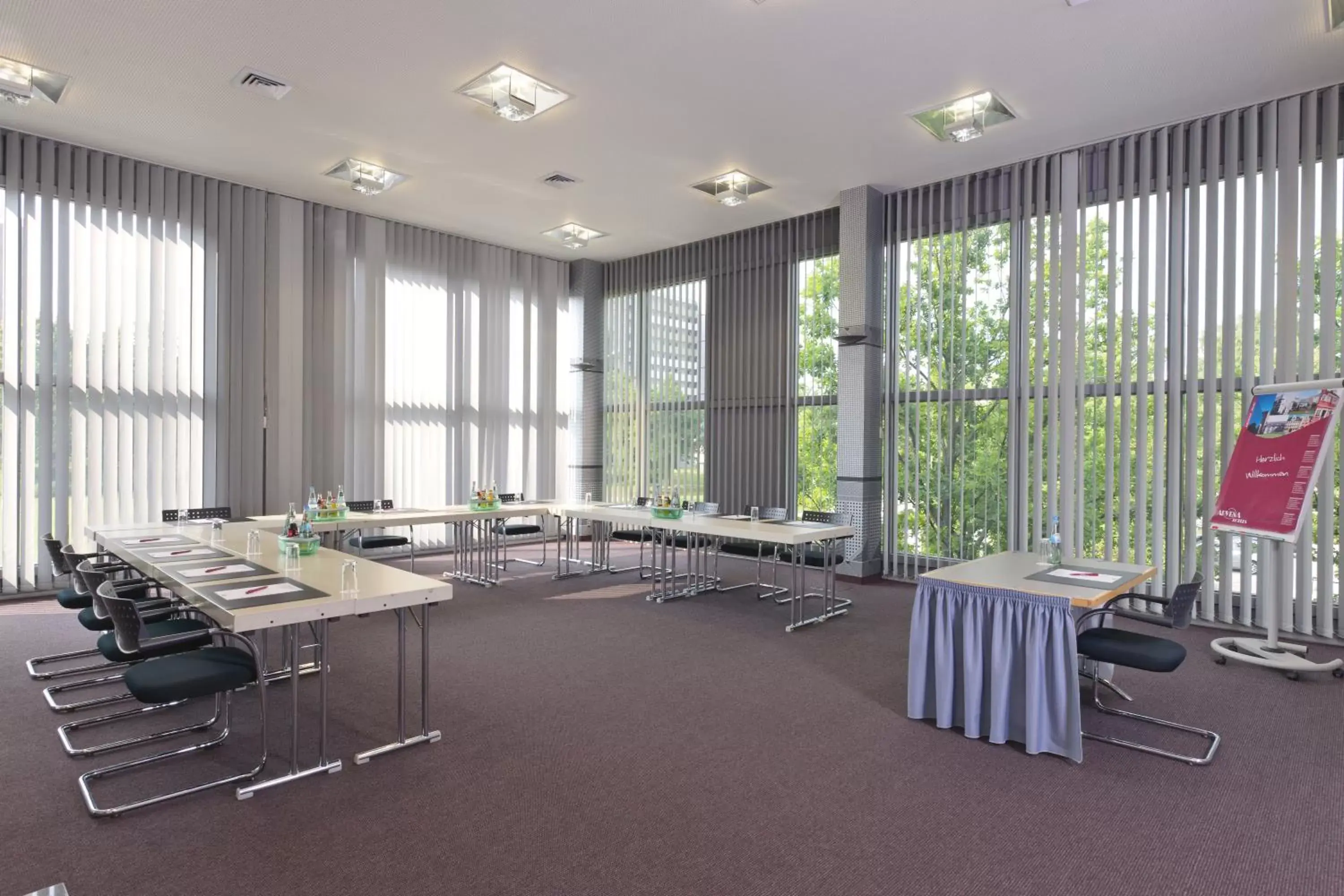 Meeting/conference room in Arvena Park Hotel