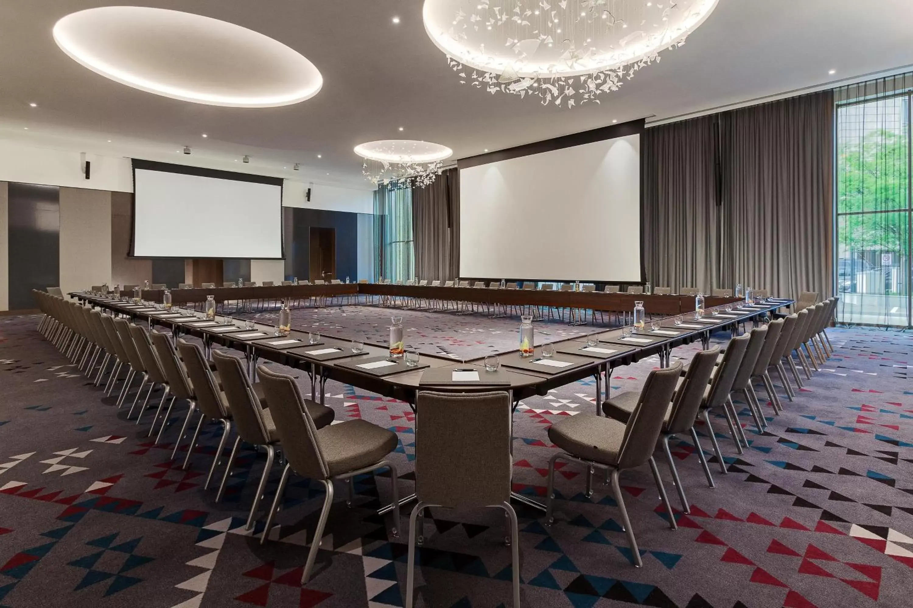 Meeting/conference room in Sheraton Grand Tbilisi Metechi Palace