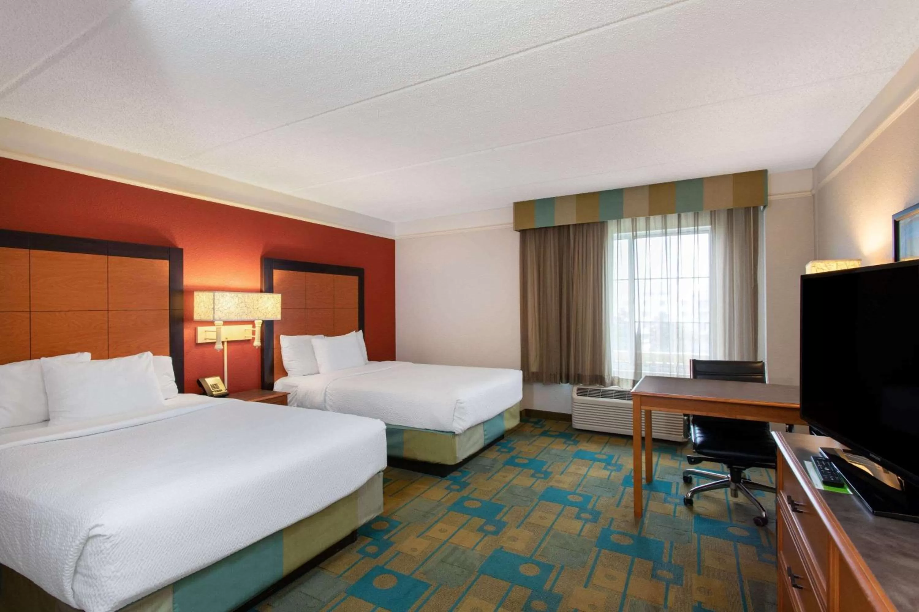 Deluxe Double Room with Two Double Beds in La Quinta by Wyndham Jacksonville Butler Blvd