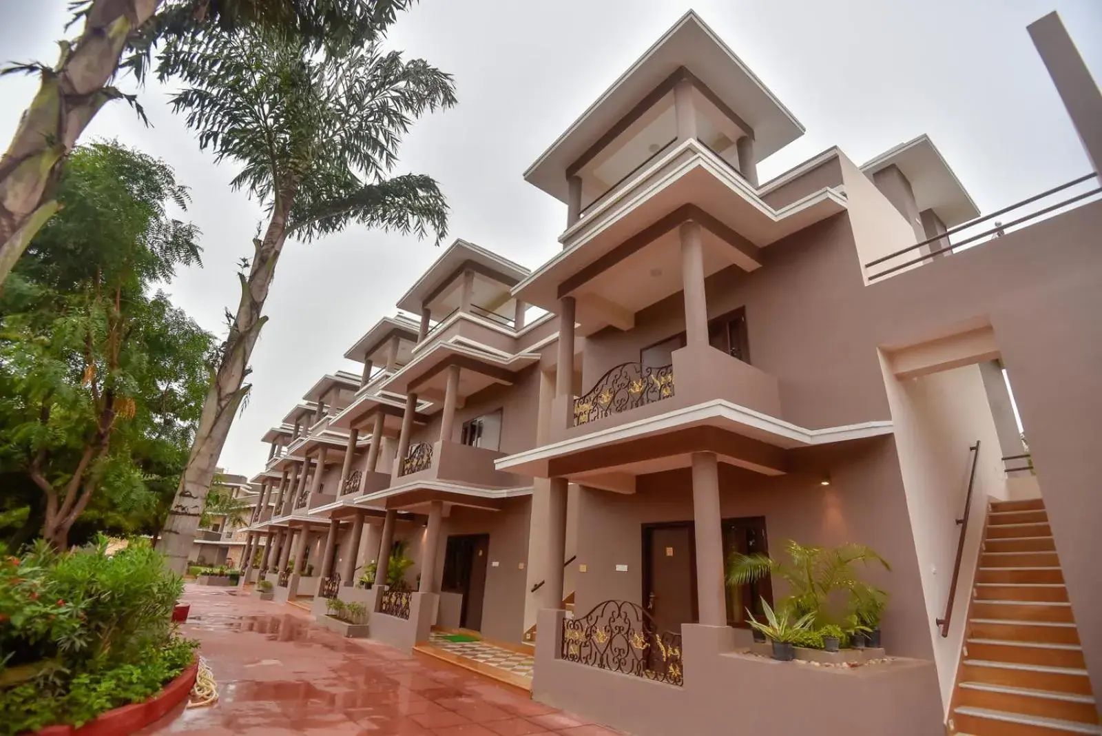 Facade/entrance, Property Building in Araliayas Resort & Spa