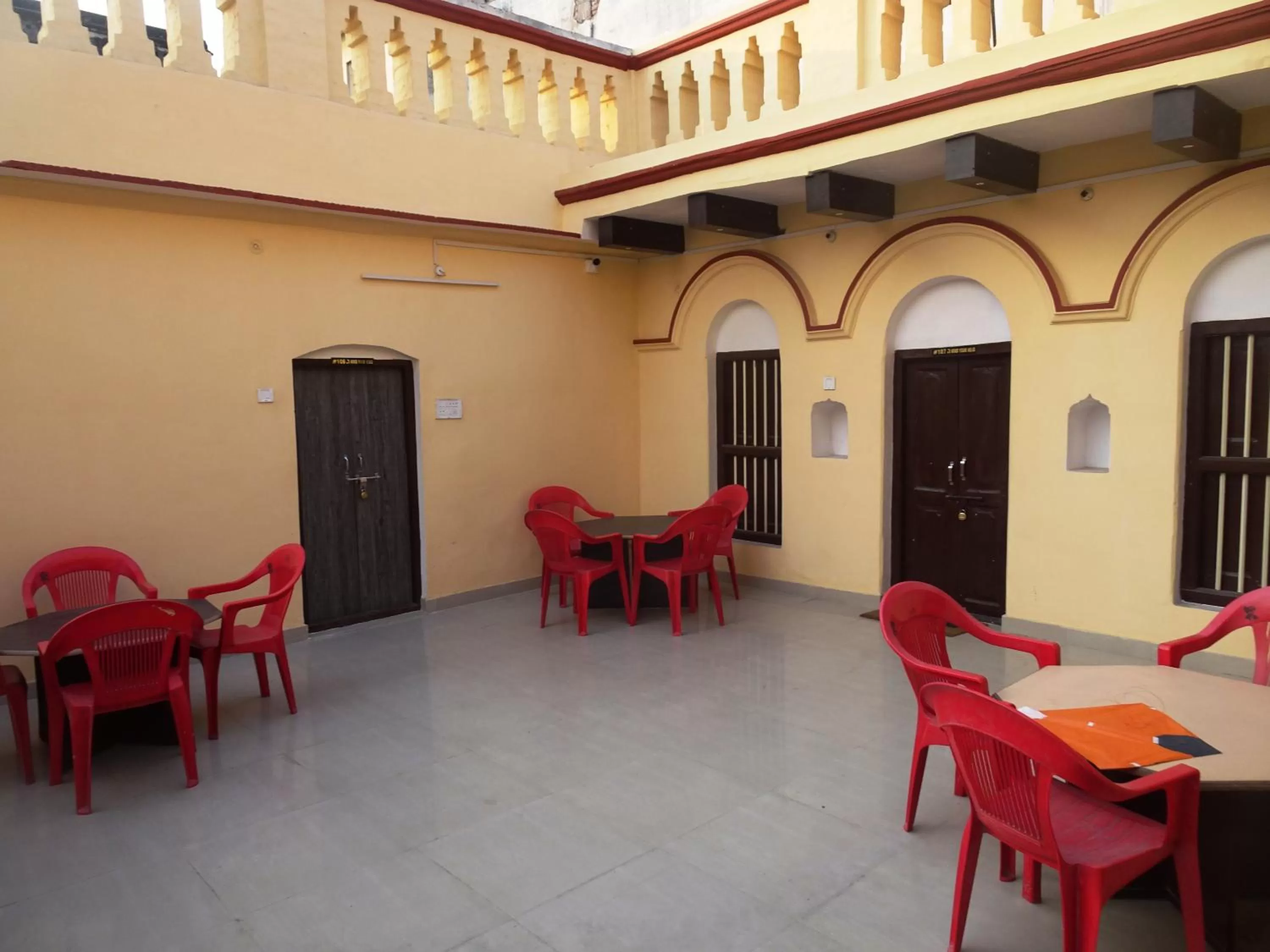 Balcony/Terrace in Foreigners Inn