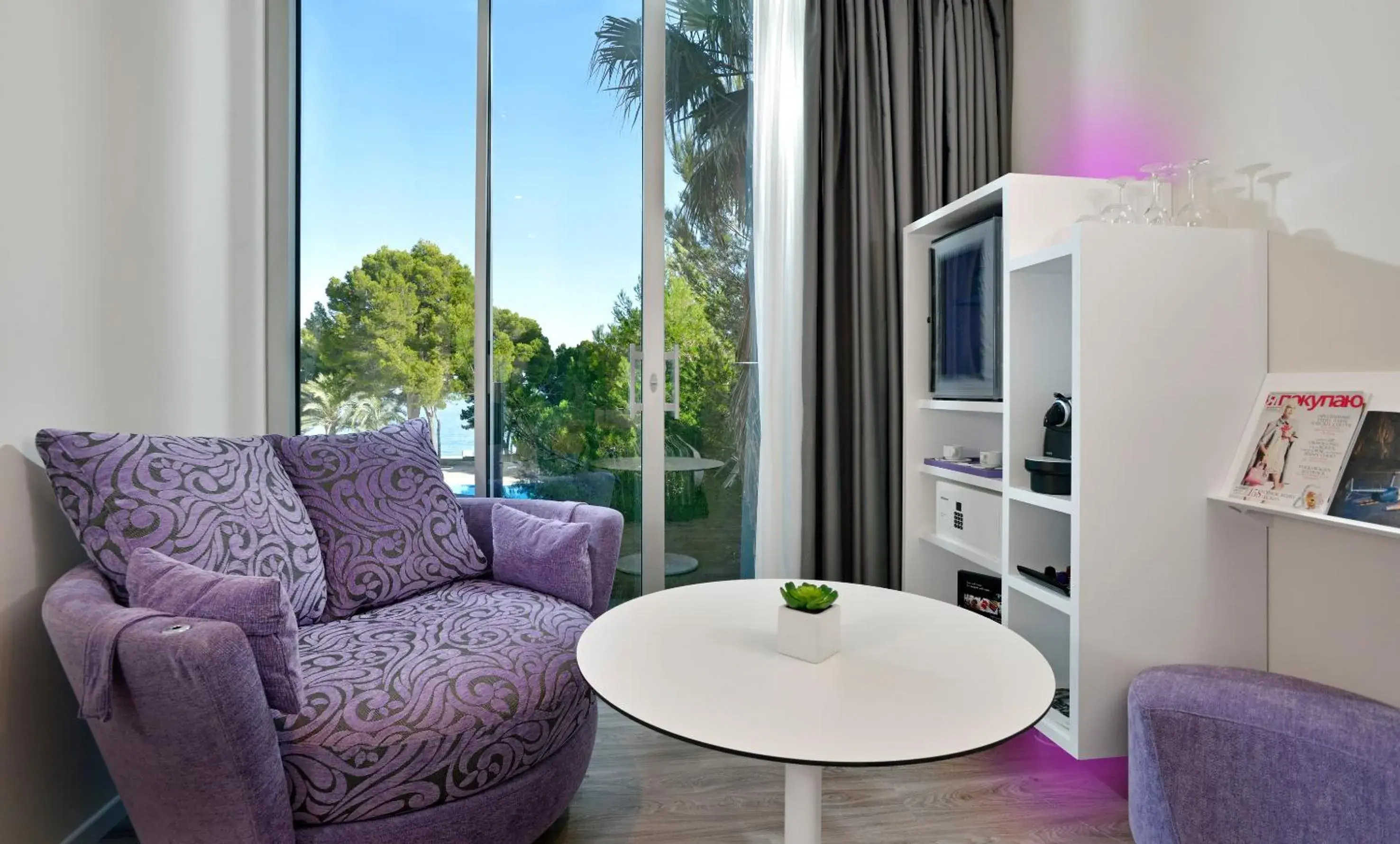 View (from property/room), Seating Area in Melia South Beach