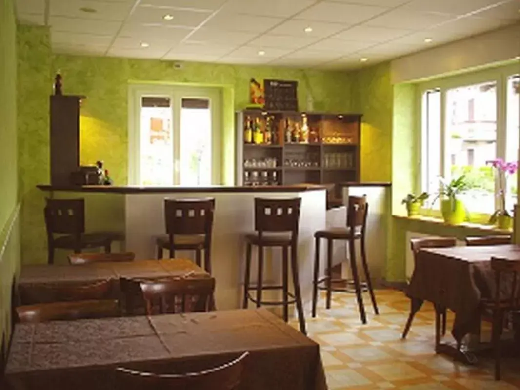 Lounge or bar, Restaurant/Places to Eat in Hotel Les Sapins