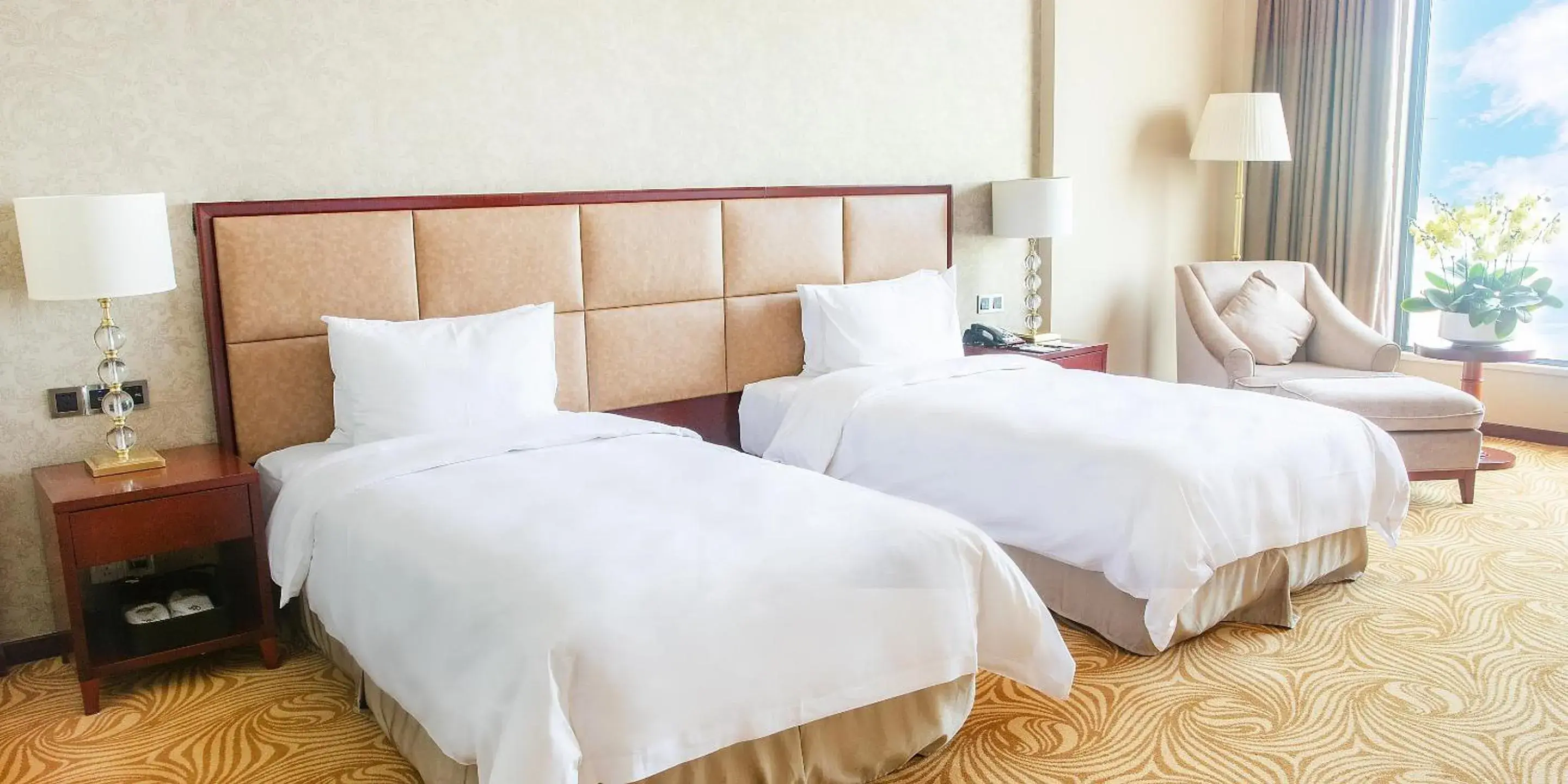 Bed in Holiday Inn Foshan Nanhai Central, an IHG Hotel