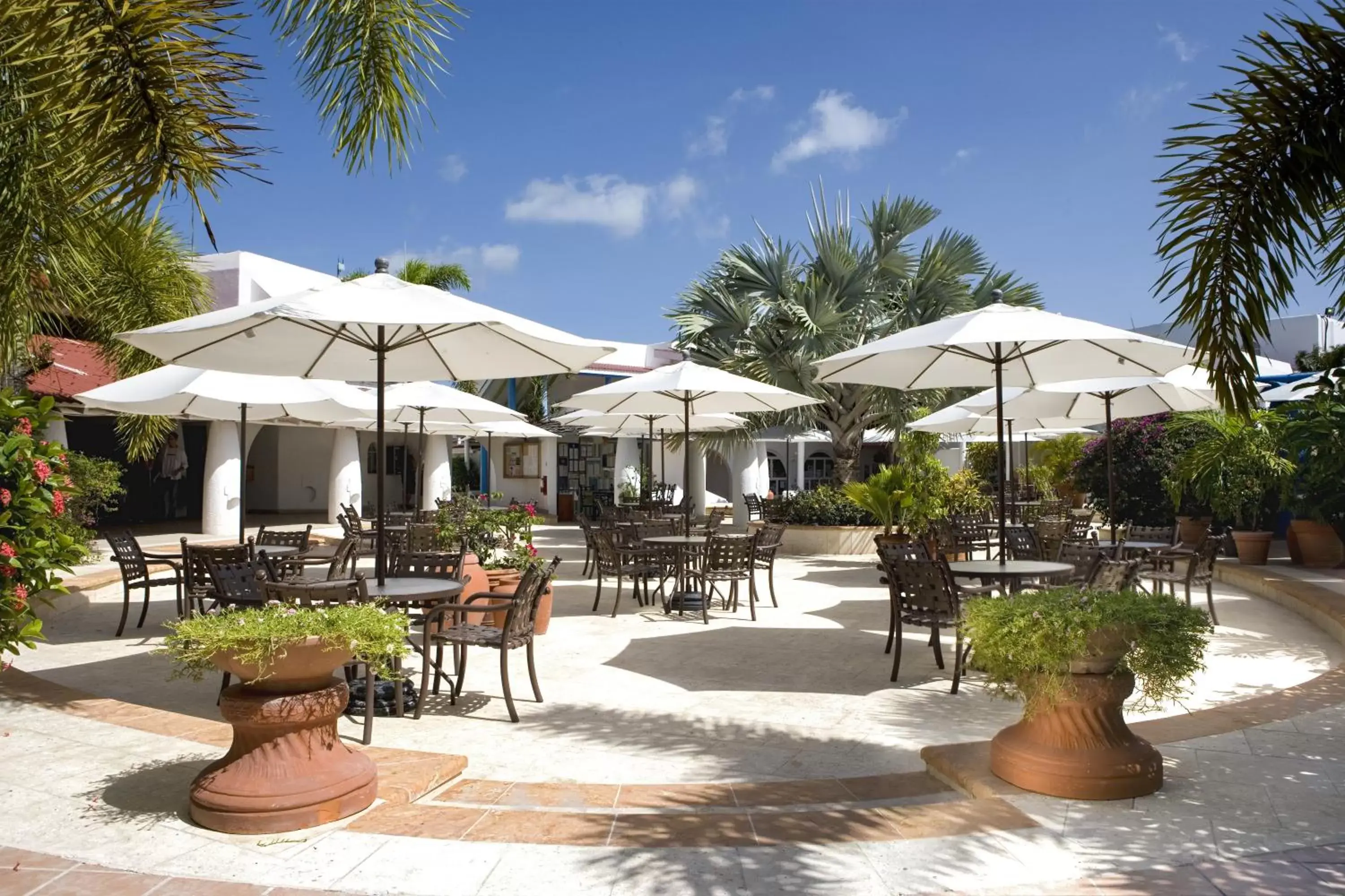 Patio, Restaurant/Places to Eat in Jolly Beach Antigua - All Inclusive