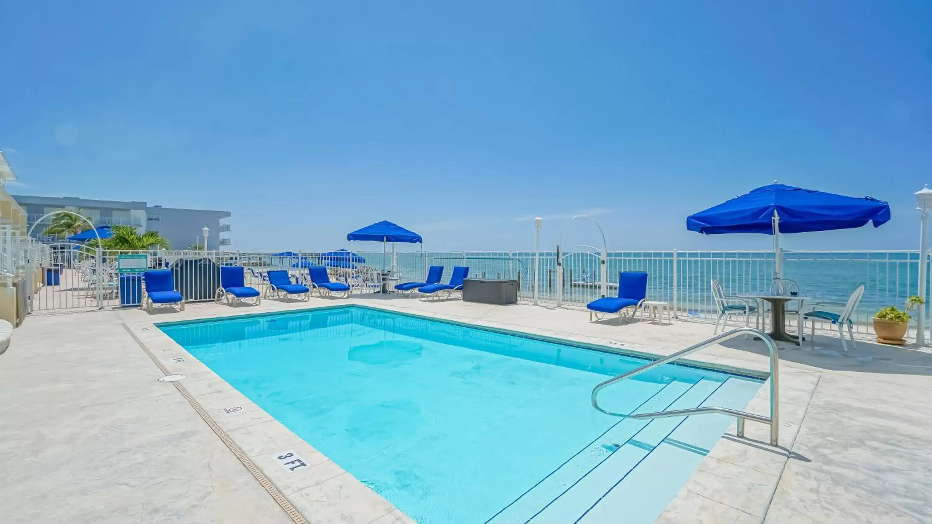 Swimming Pool in Glunz Ocean Beach Hotel and Resort