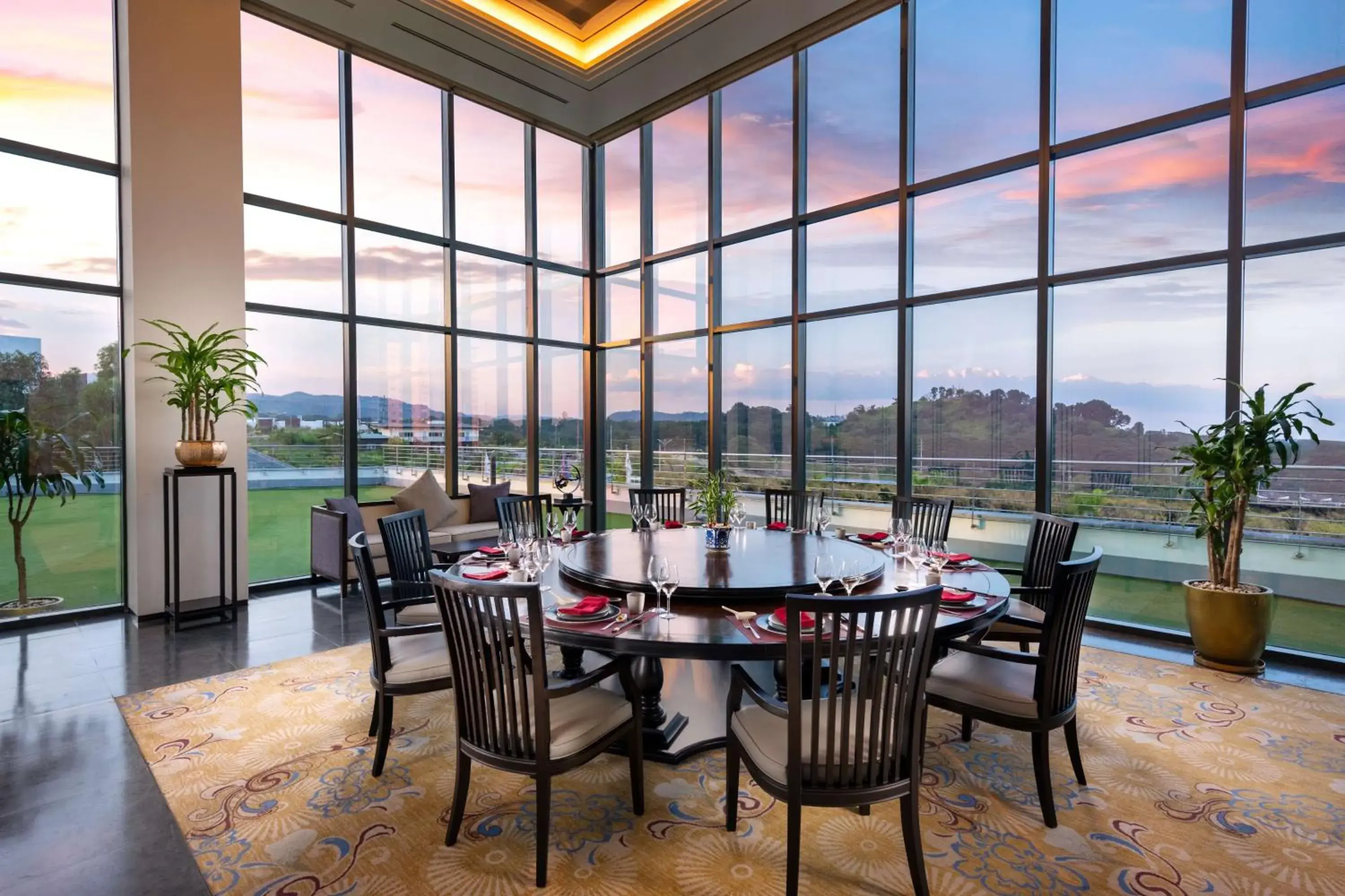 Restaurant/places to eat in Hilton Clark Sun Valley Resort Restaurant/places to eat in Hilton Clark Sun Valley Resort