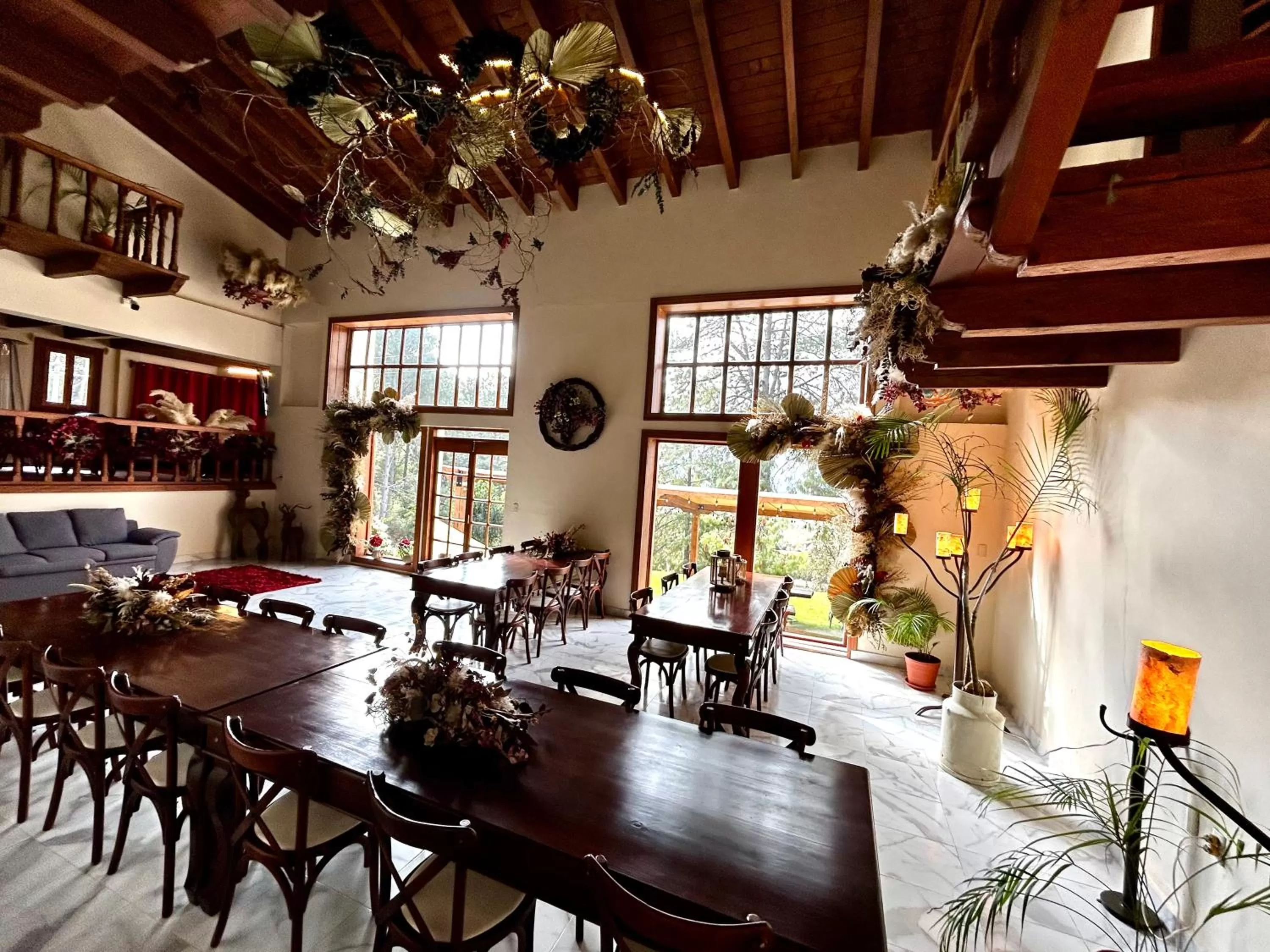 CORTIJO LA CASONA & Bungalow al Pie de la Montaña