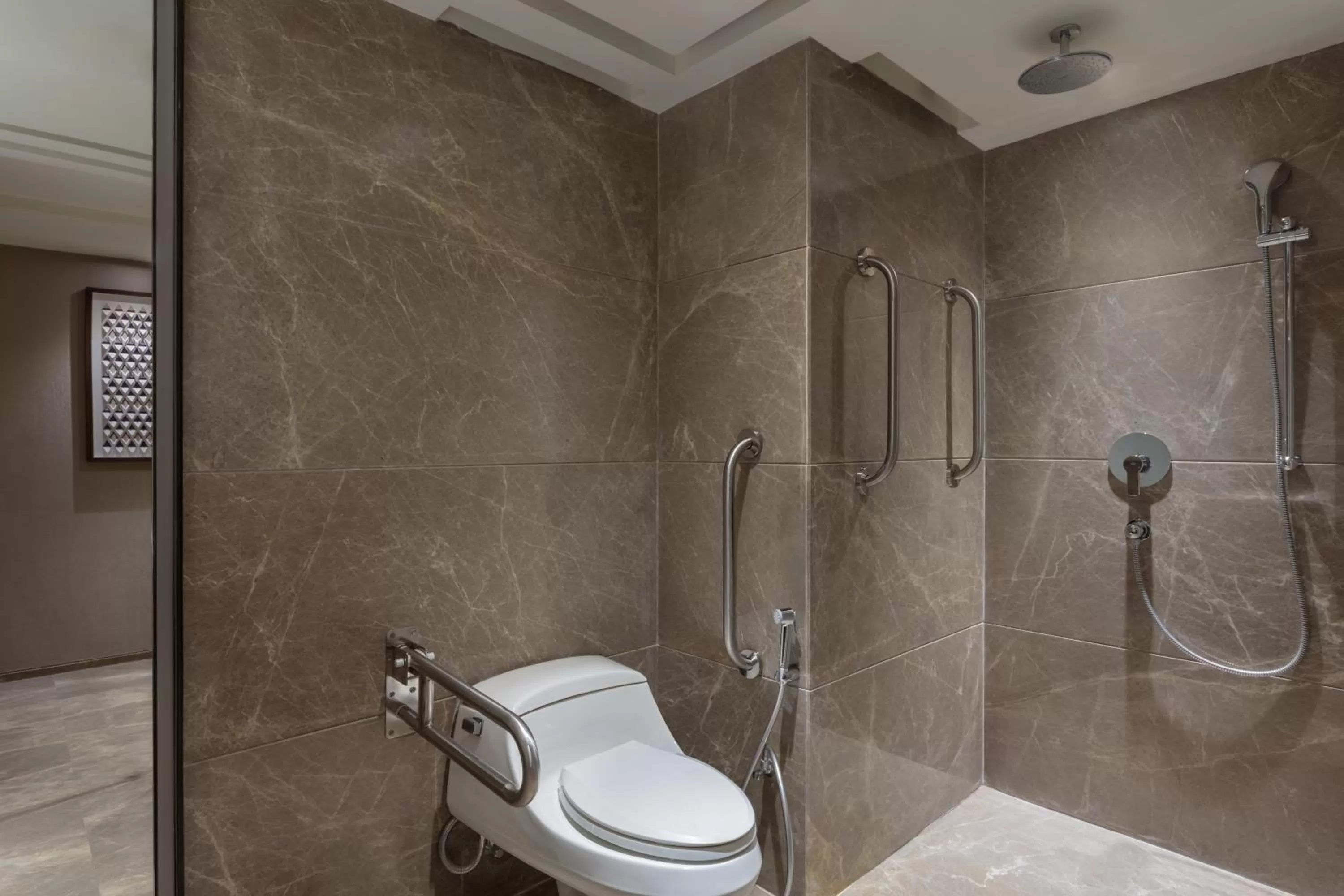 Toilet in Courtyard by Marriott Amritsar