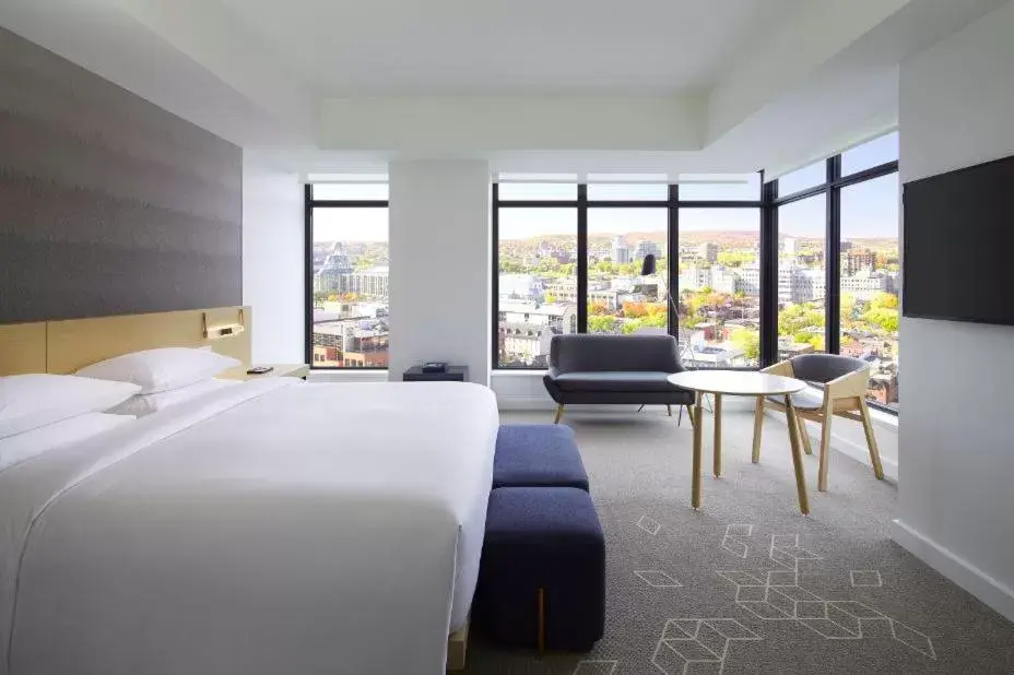 Bed in Andaz Ottawa Byward Market, By Hyatt Bed in Andaz Ottawa Byward Market, By Hyatt